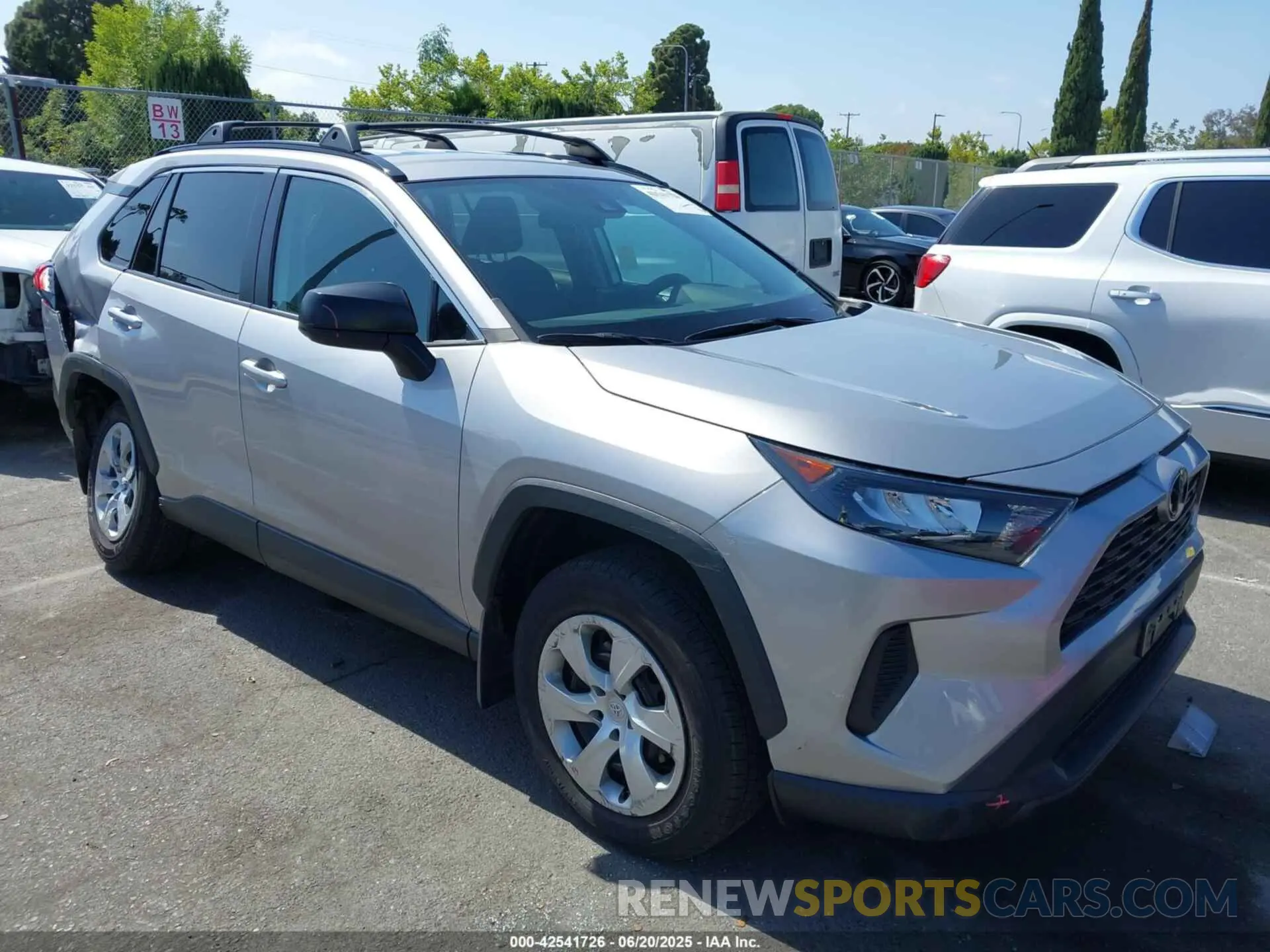 1 Photograph of a damaged car 2T3H1RFV9MC144513 TOYOTA RAV4 2021