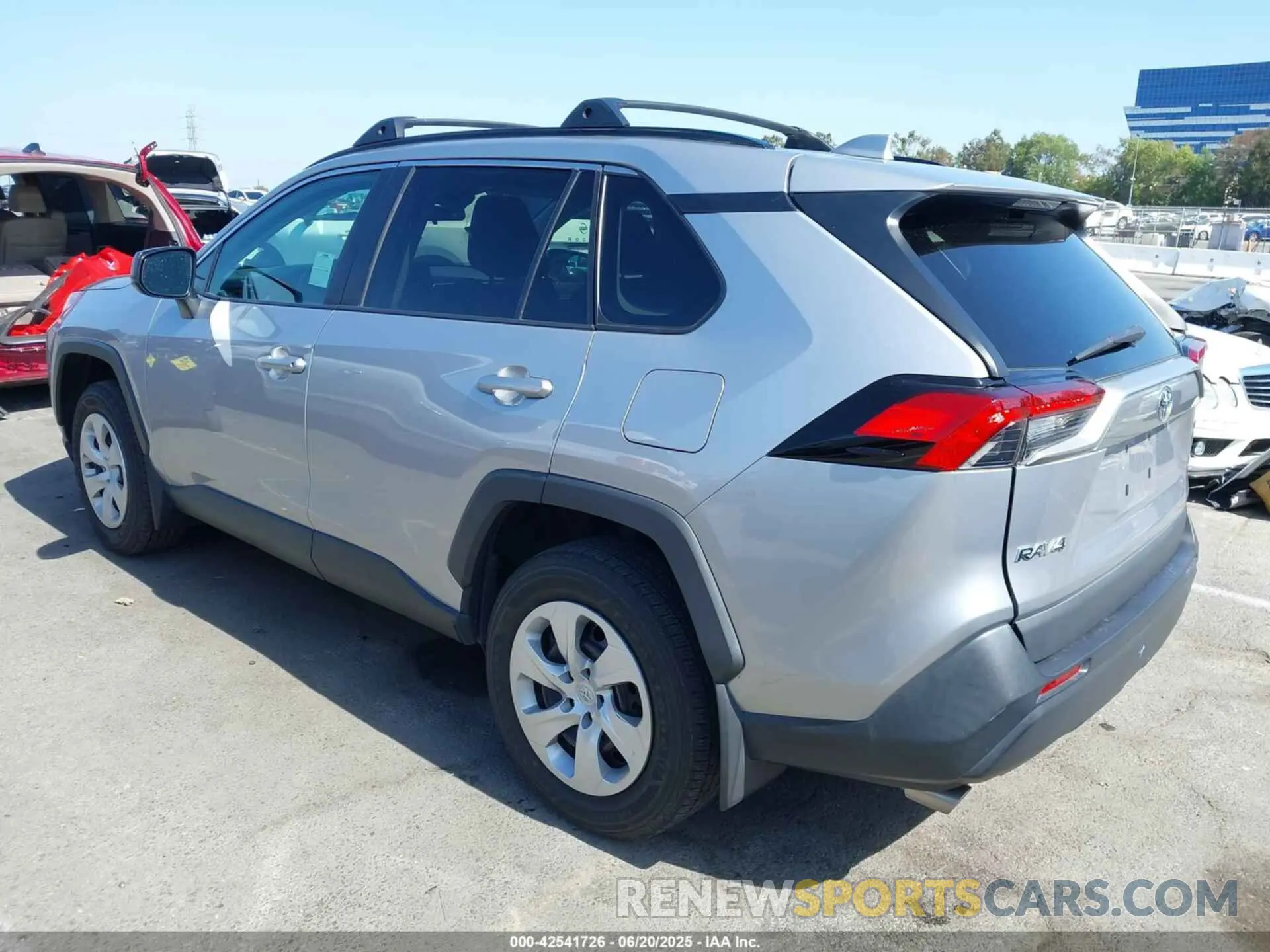 3 Photograph of a damaged car 2T3H1RFV9MC144513 TOYOTA RAV4 2021