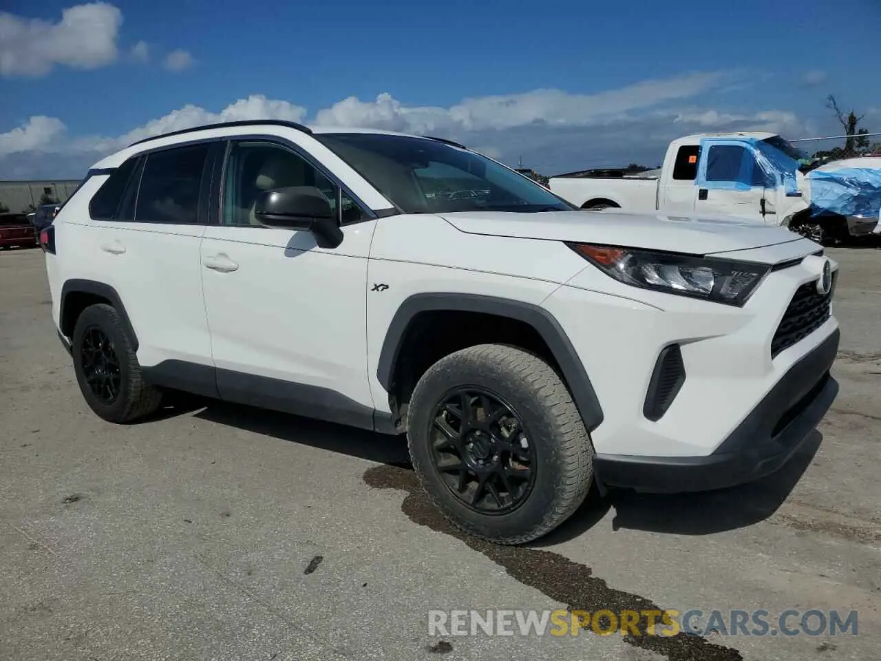 4 Photograph of a damaged car 2T3H1RFV9MC152014 TOYOTA RAV4 2021