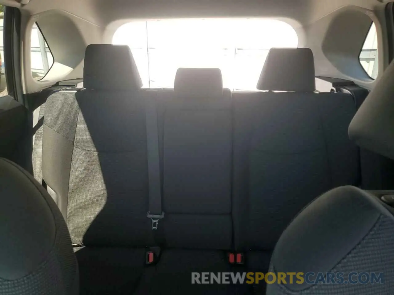 10 Photograph of a damaged car 2T3H1RFV9MC156659 TOYOTA RAV4 2021