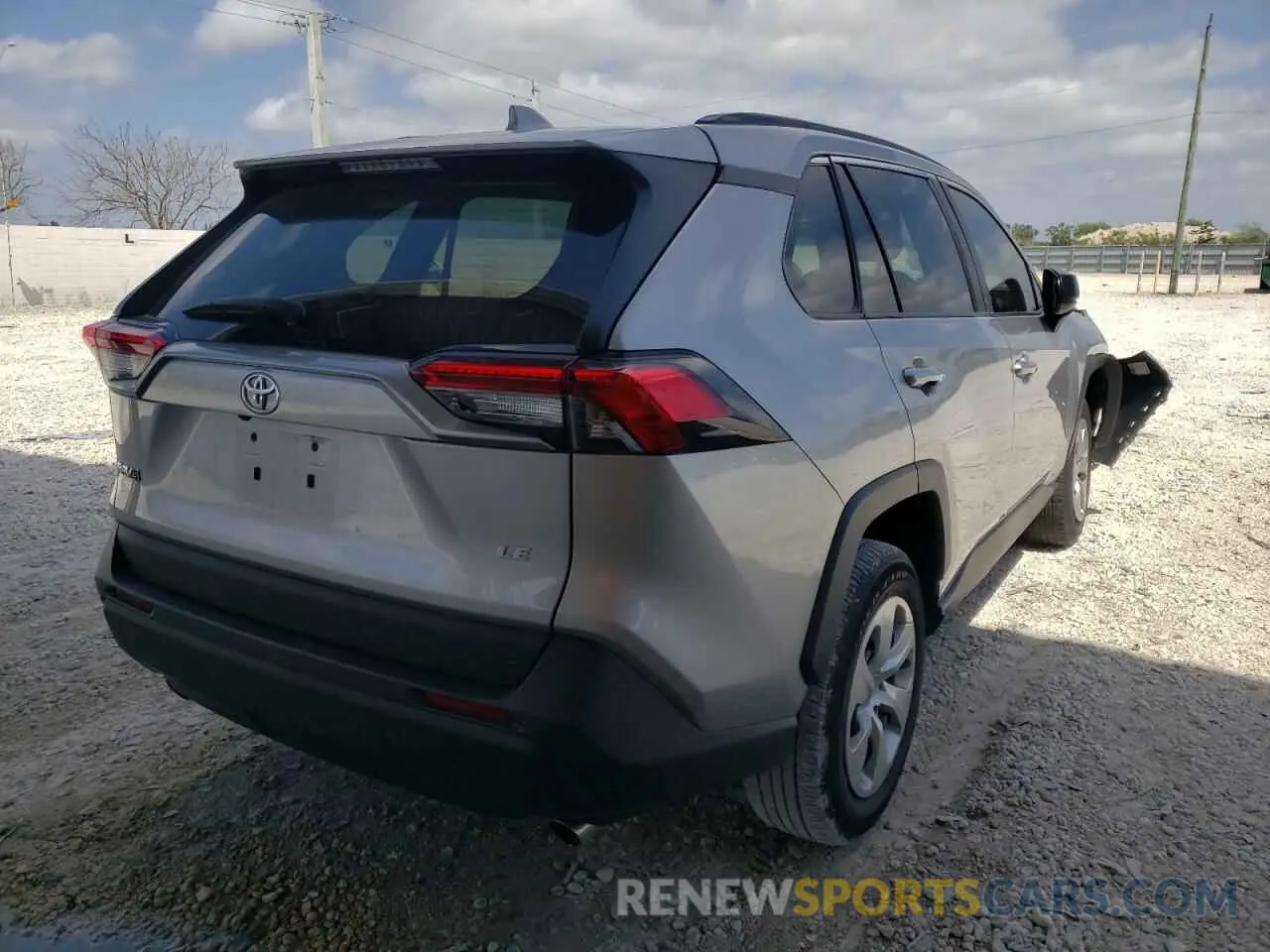 4 Photograph of a damaged car 2T3H1RFVXMC093510 TOYOTA RAV4 2021