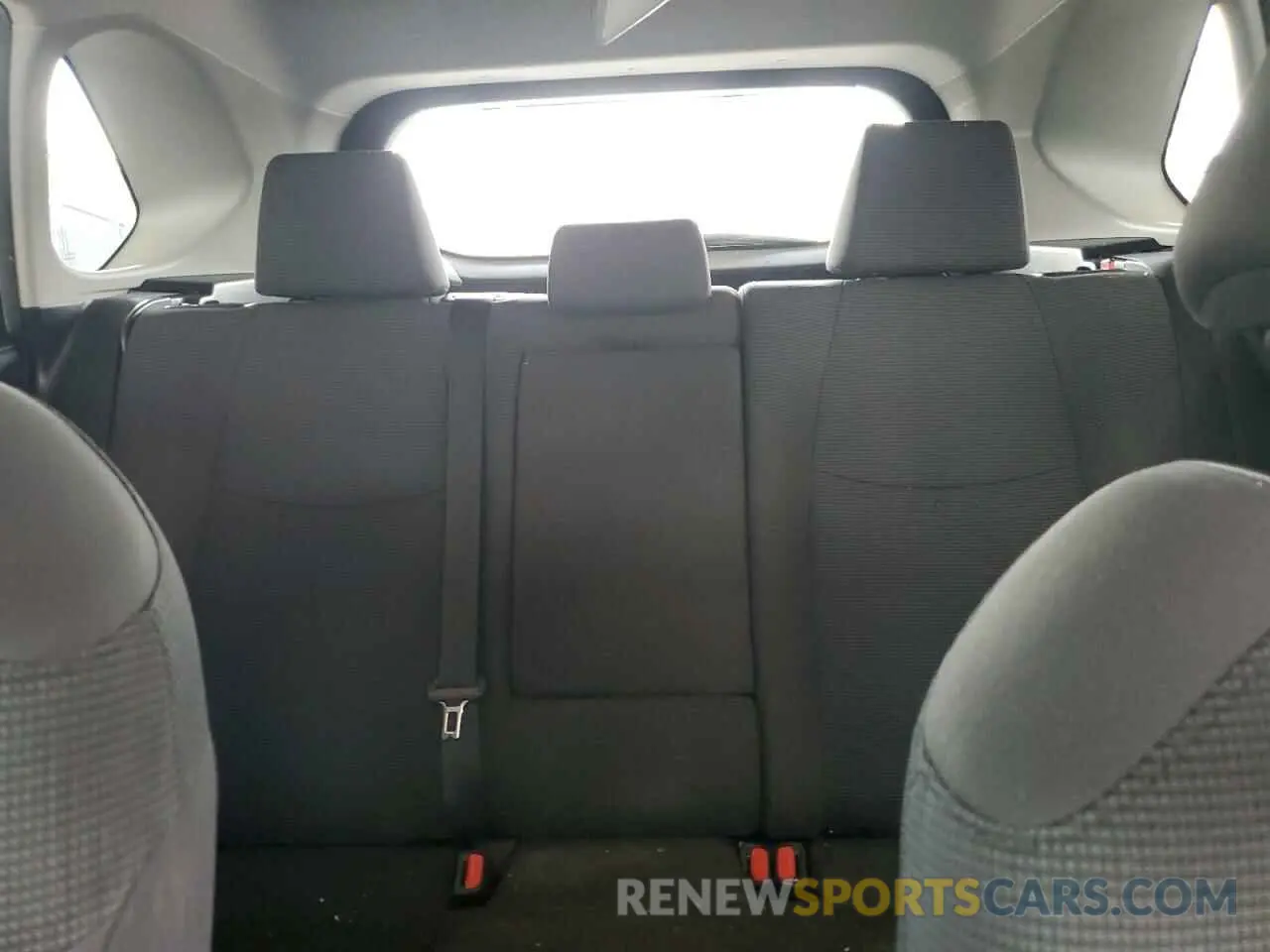 10 Photograph of a damaged car 2T3H1RFVXMC118387 TOYOTA RAV4 2021