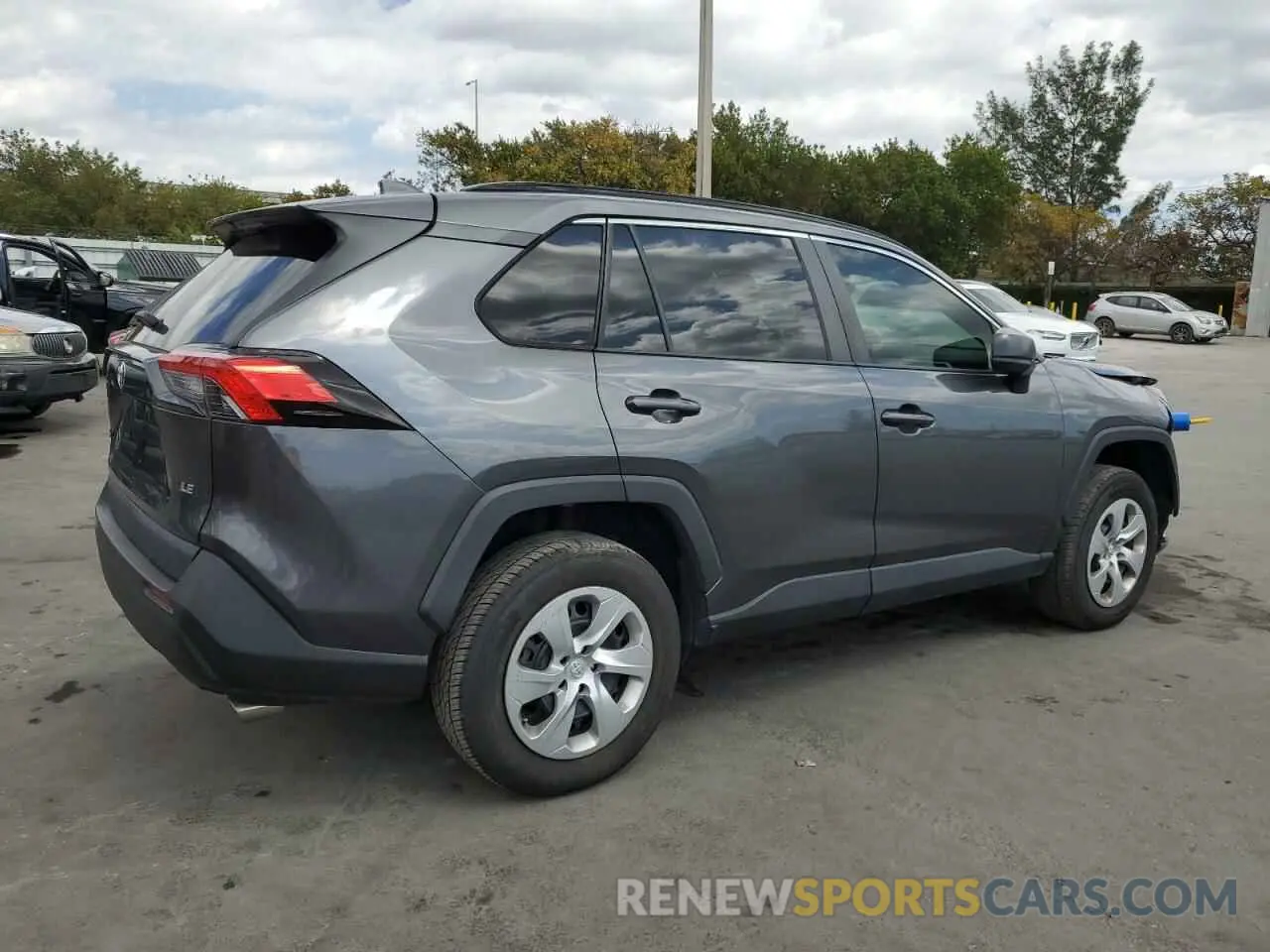 3 Фотография поврежденного автомобиля 2T3H1RFVXMC131592 TOYOTA RAV4 2021
