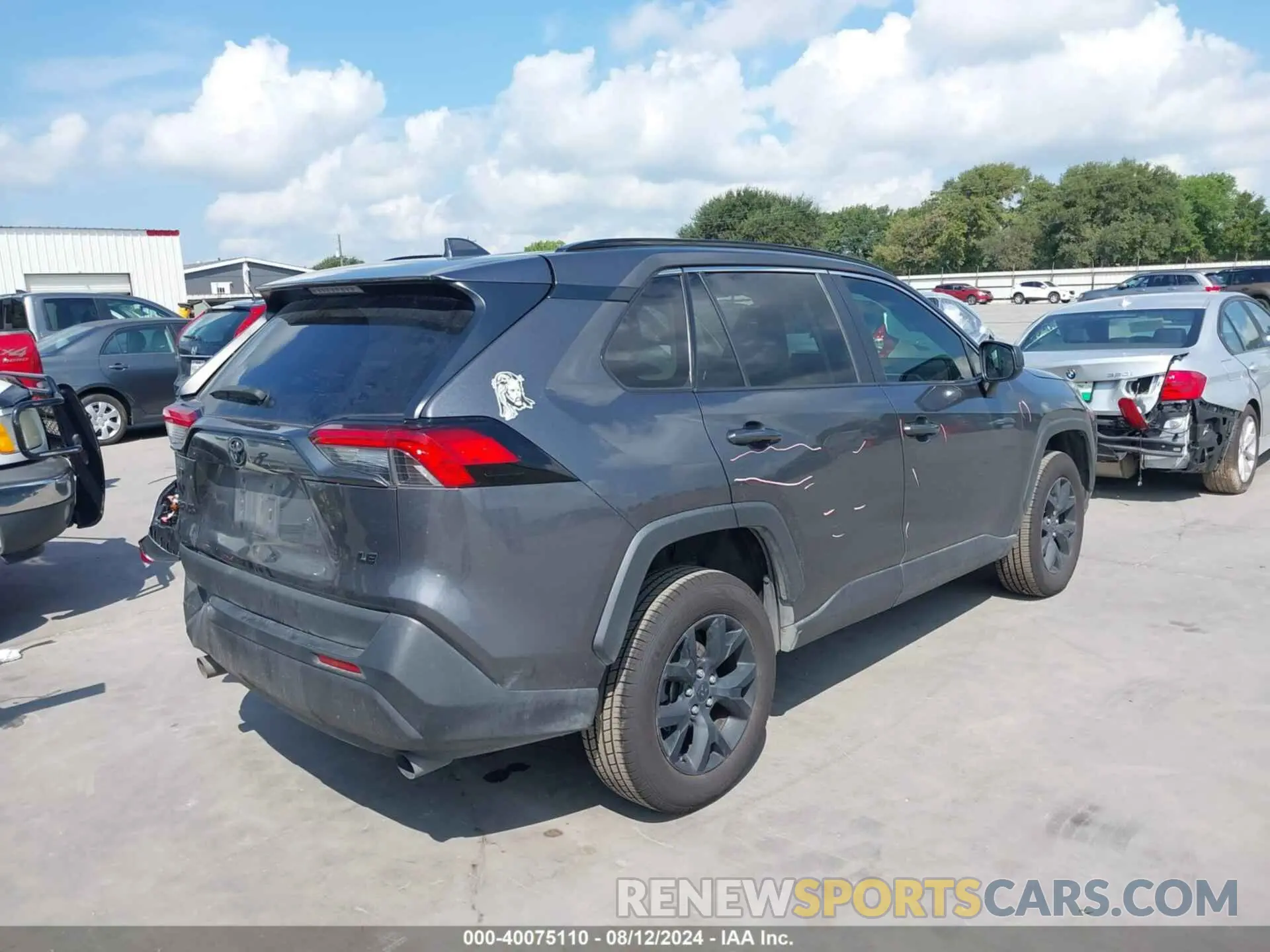 4 Photograph of a damaged car 2T3H1RFVXMC158534 TOYOTA RAV4 2021