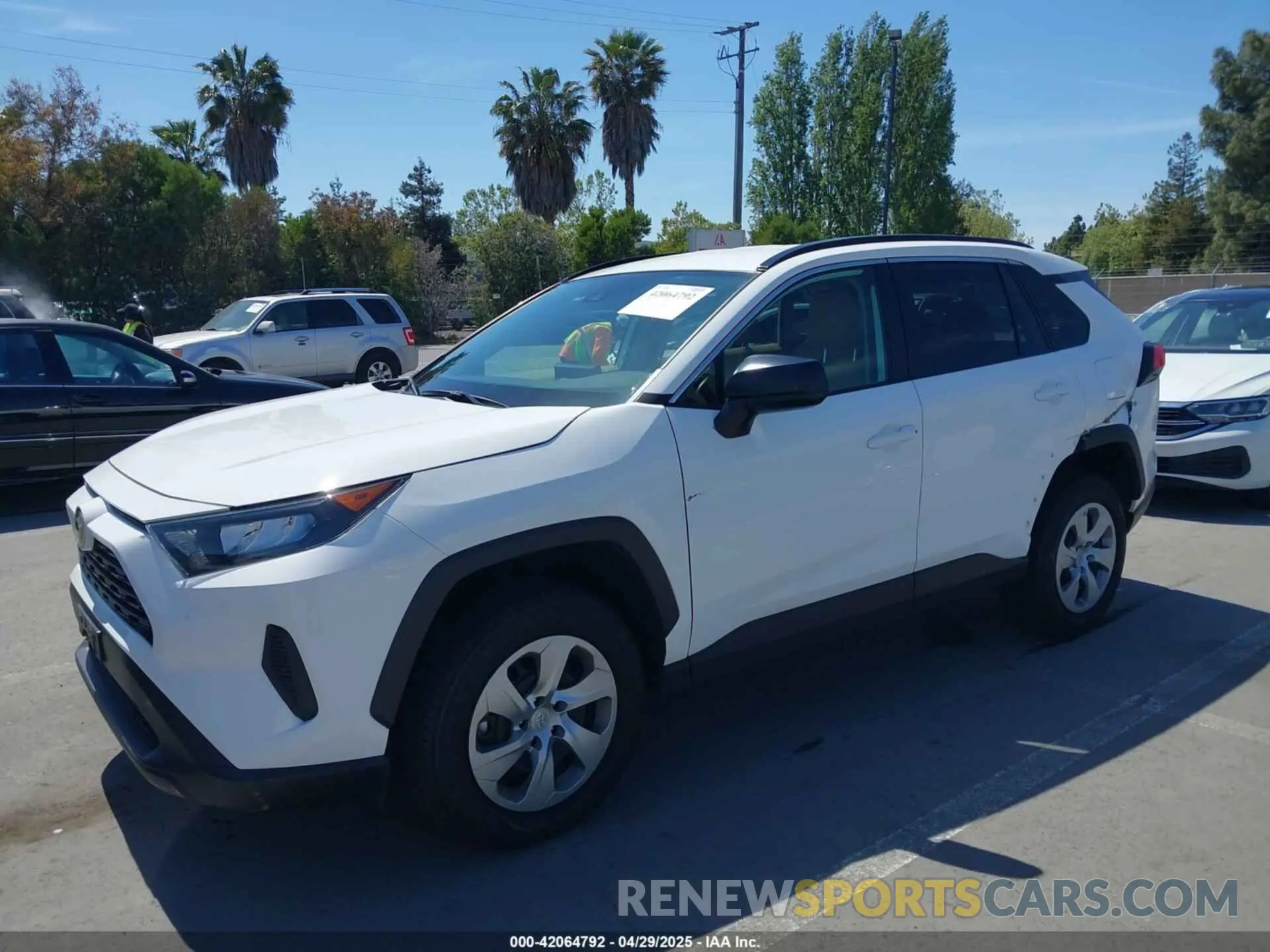 6 Photograph of a damaged car 2T3H1RFVXMC170800 TOYOTA RAV4 2021