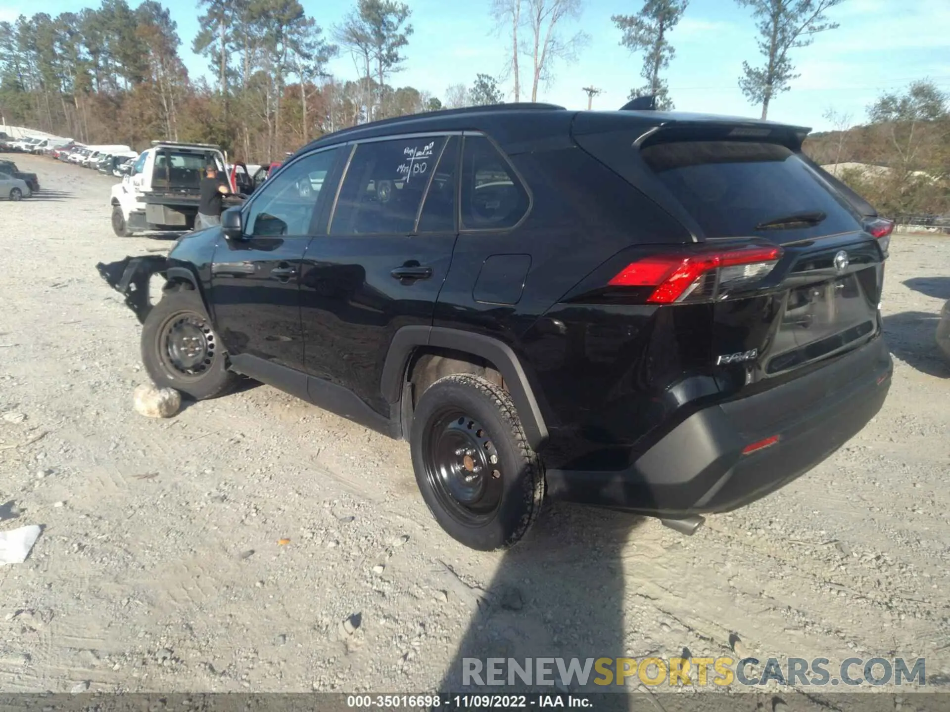 3 Фотография поврежденного автомобиля 2T3H1RFVXMW142011 TOYOTA RAV4 2021
