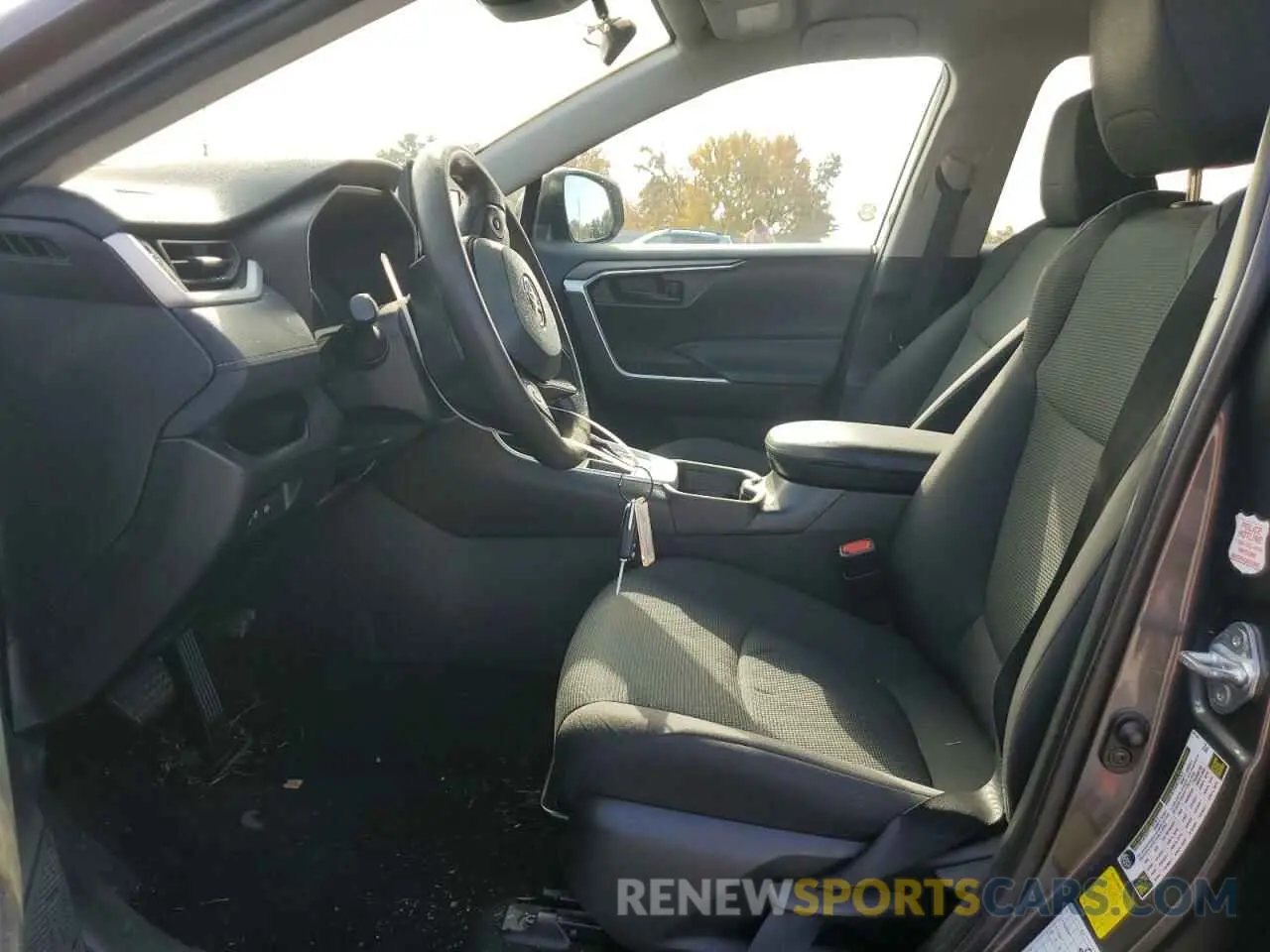 7 Photograph of a damaged car 2T3H1RFVXMW143708 TOYOTA RAV4 2021