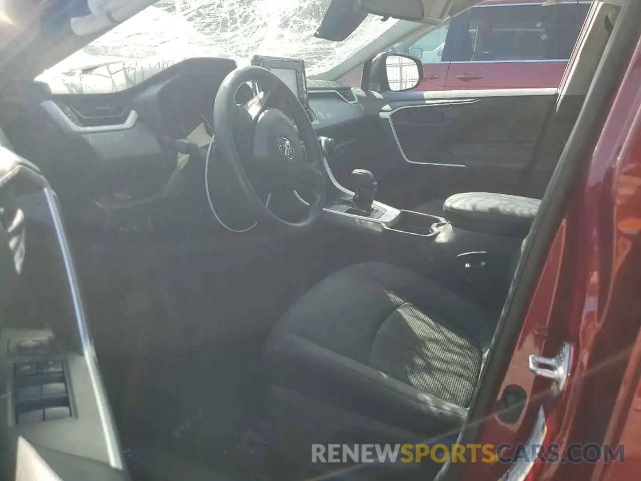 7 Photograph of a damaged car 2T3H1RFVXMW148827 TOYOTA RAV4 2021