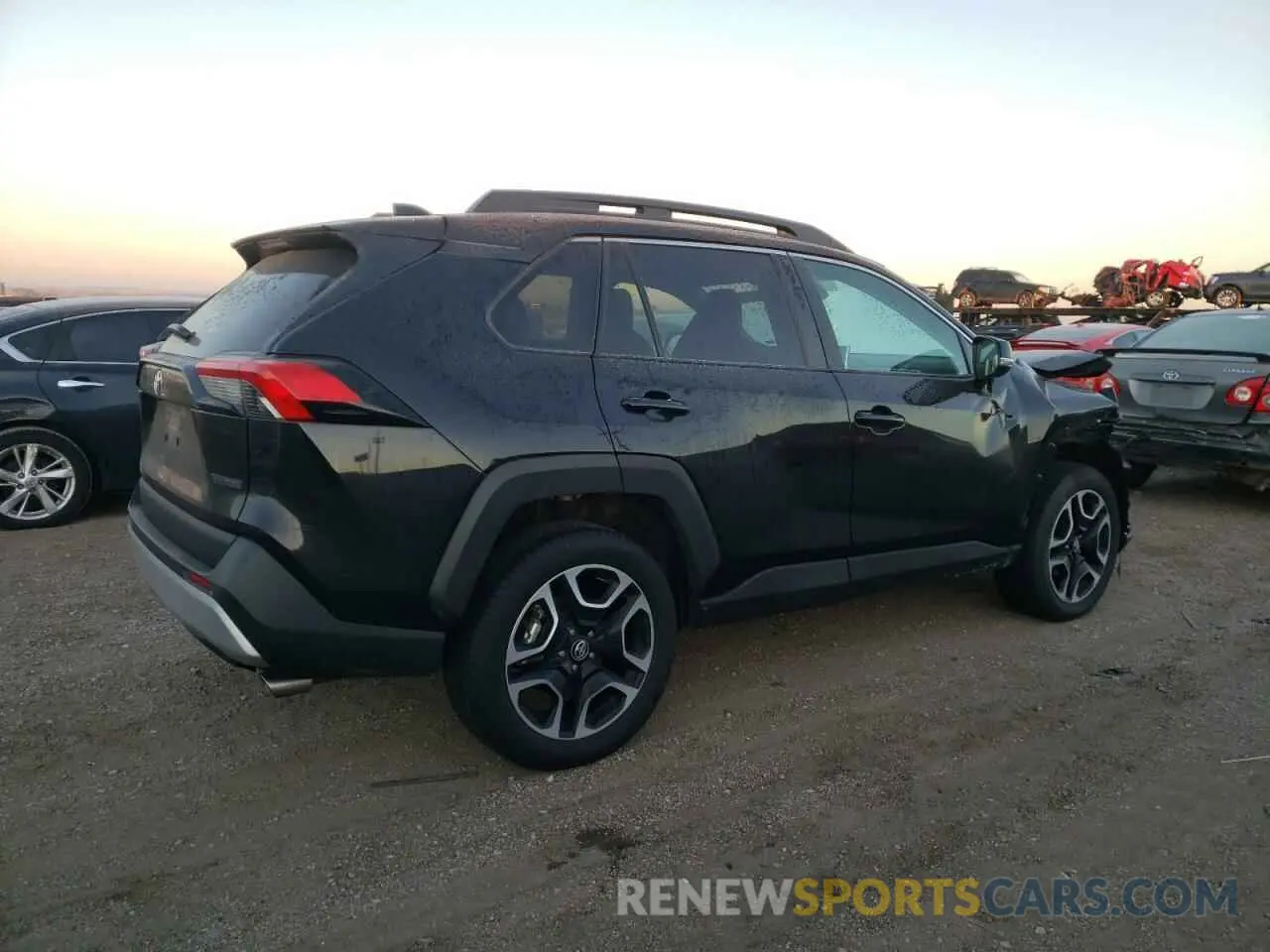 3 Фотография поврежденного автомобиля 2T3J1RFV0MW144044 TOYOTA RAV4 2021