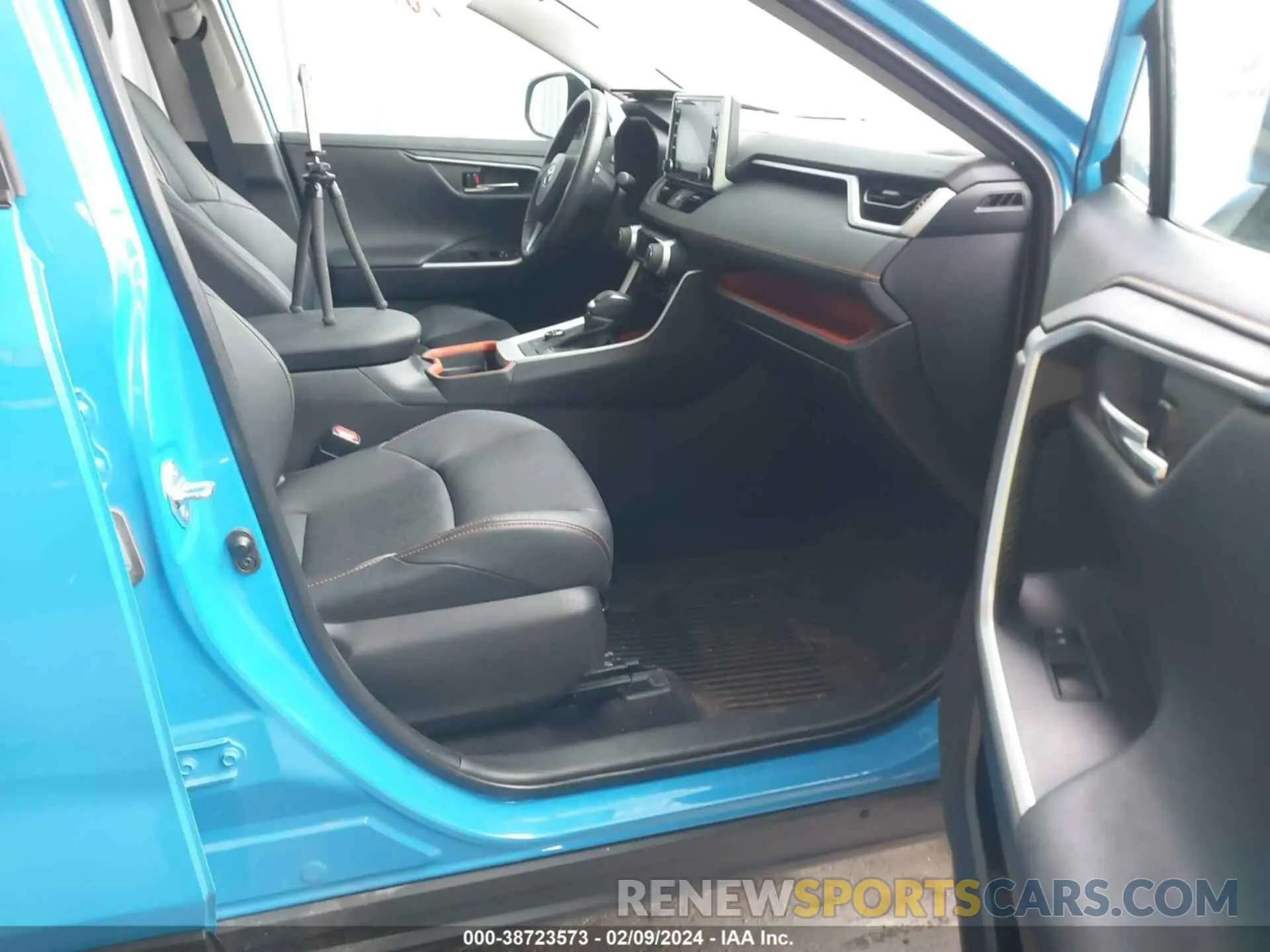 5 Фотография поврежденного автомобиля 2T3J1RFV3MW247409 TOYOTA RAV4 2021