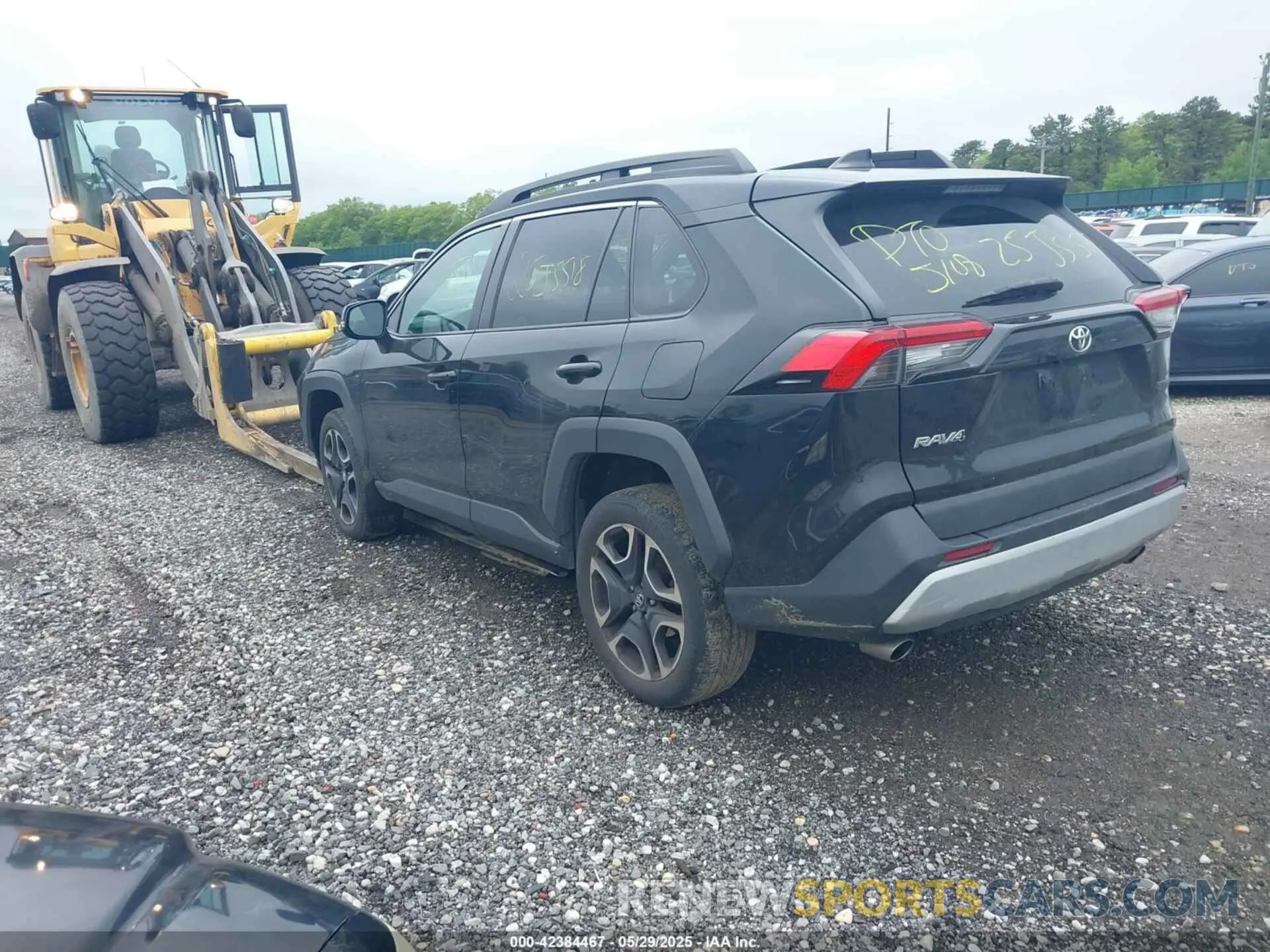 18 Photograph of a damaged car 2T3J1RFV4MW151451 TOYOTA RAV4 2021