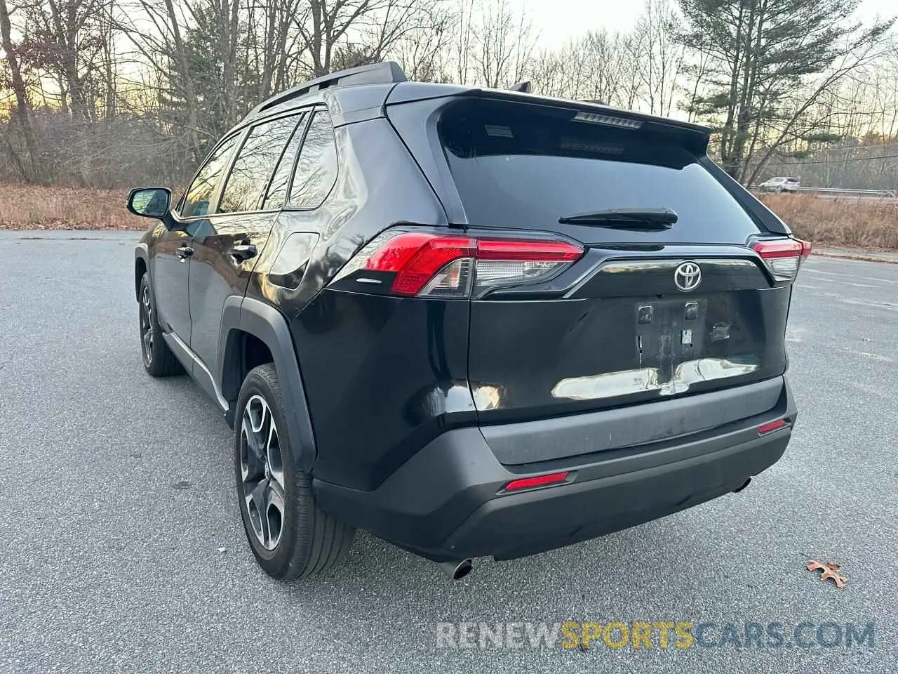 3 Photograph of a damaged car 2T3J1RFV6MW161110 TOYOTA RAV4 2021