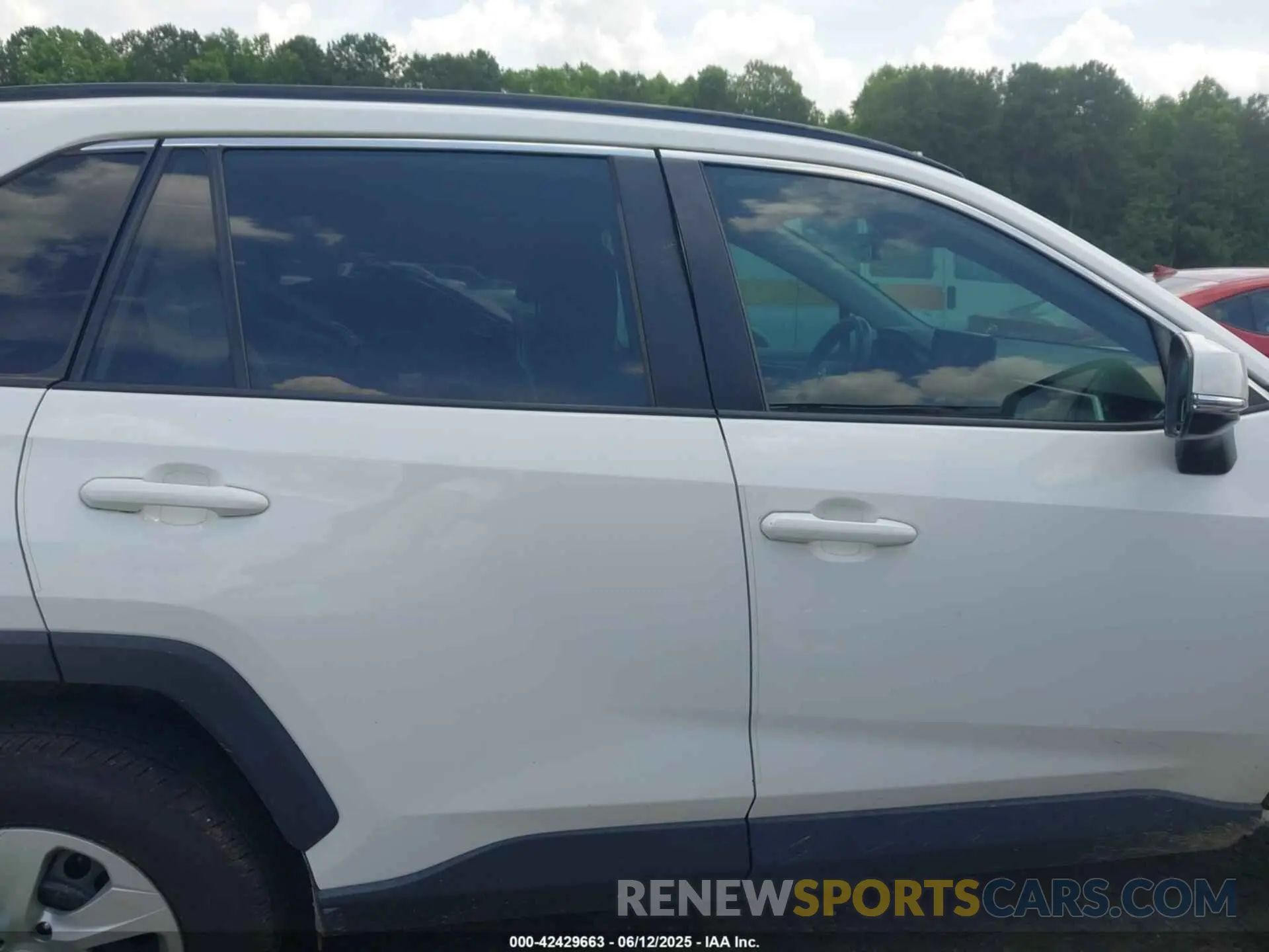 14 Photograph of a damaged car 2T3K1RFV7MC171442 TOYOTA RAV4 2021