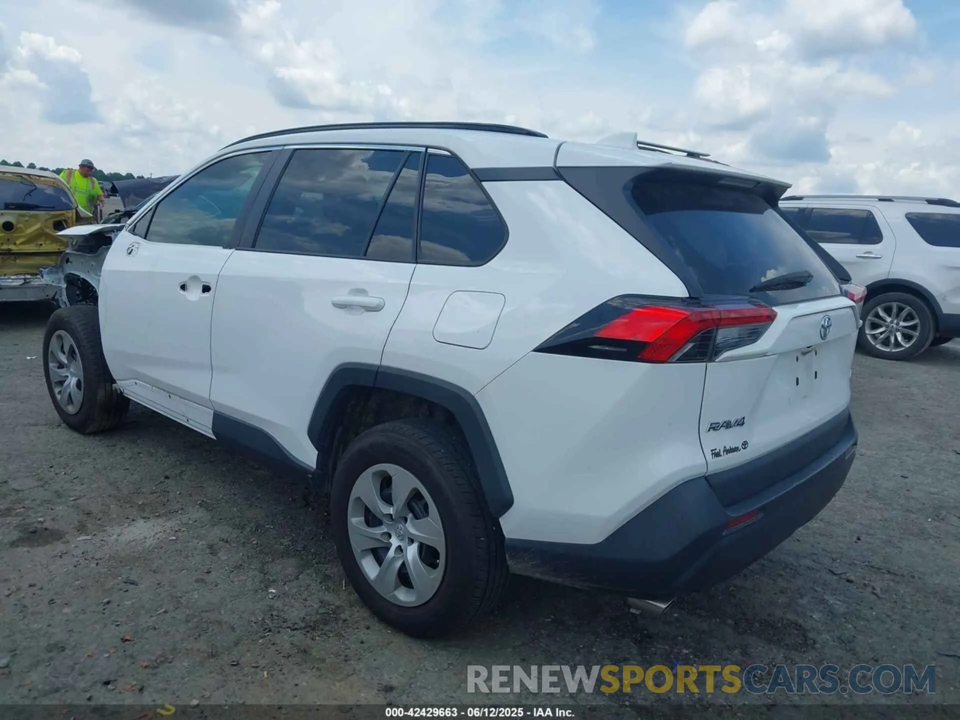 3 Photograph of a damaged car 2T3K1RFV7MC171442 TOYOTA RAV4 2021