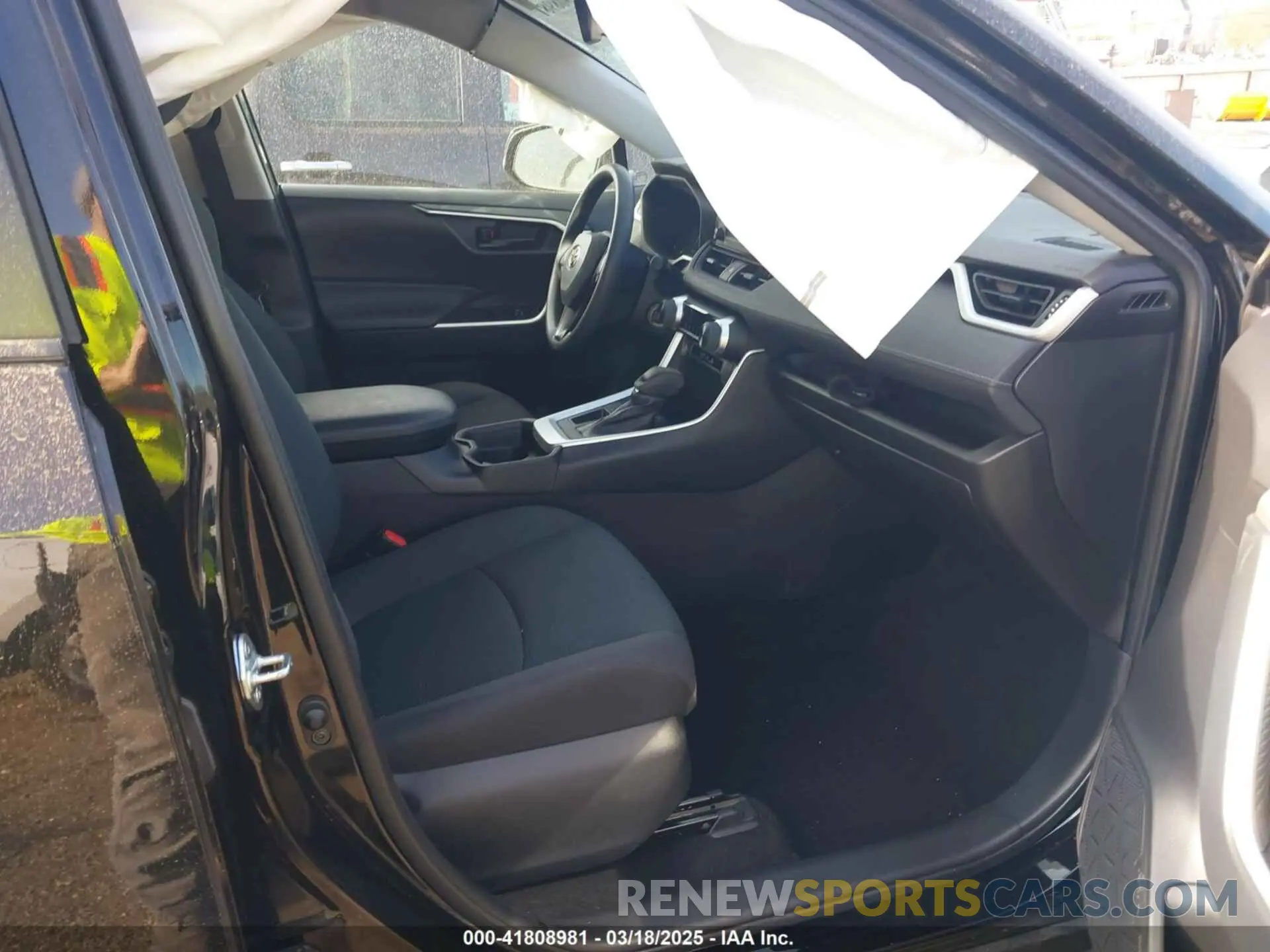 5 Photograph of a damaged car 2T3K1RFVXMC111929 TOYOTA RAV4 2021