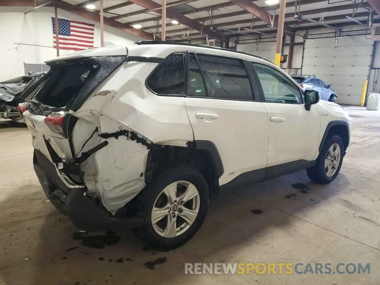 3 Photograph of a damaged car 2T3L6RFV3MW017315 TOYOTA RAV4 2021
