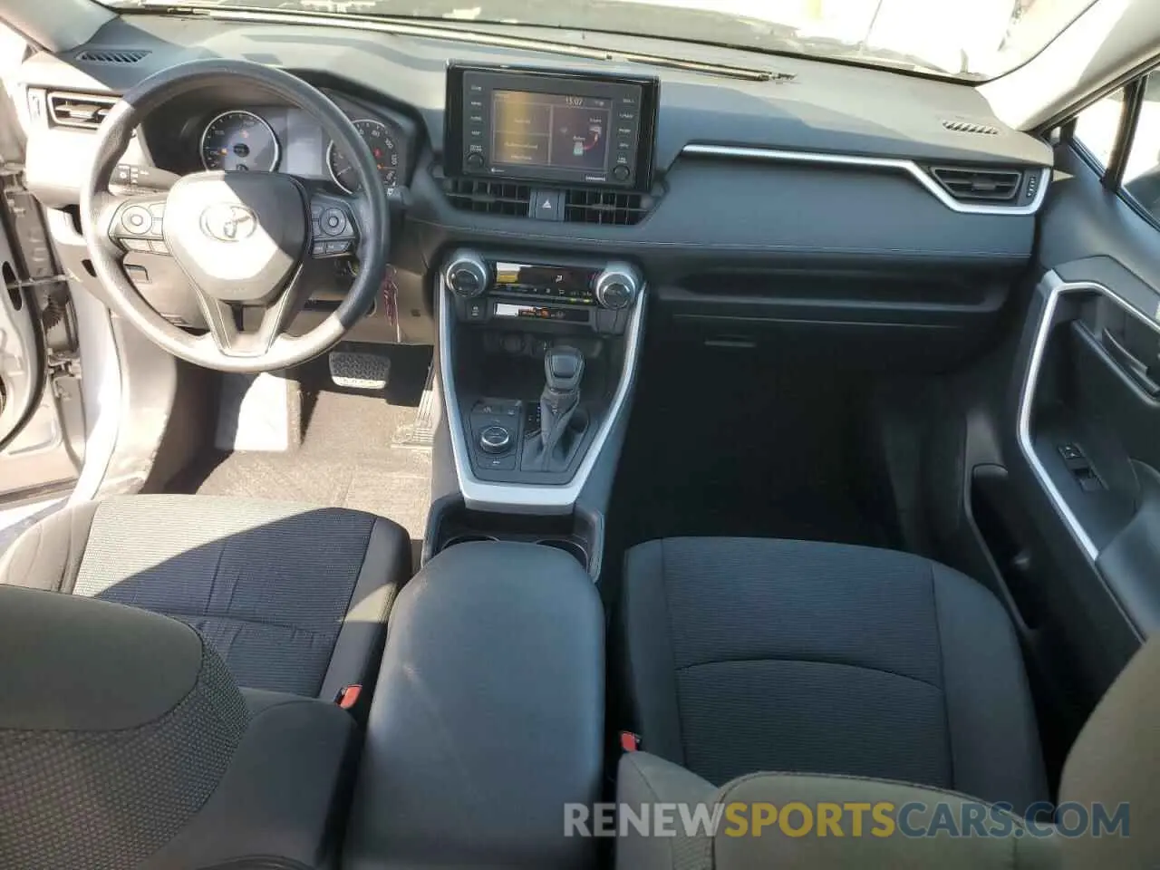 8 Фотография поврежденного автомобиля 2T3M6RFV2MW013499 TOYOTA RAV4 2021