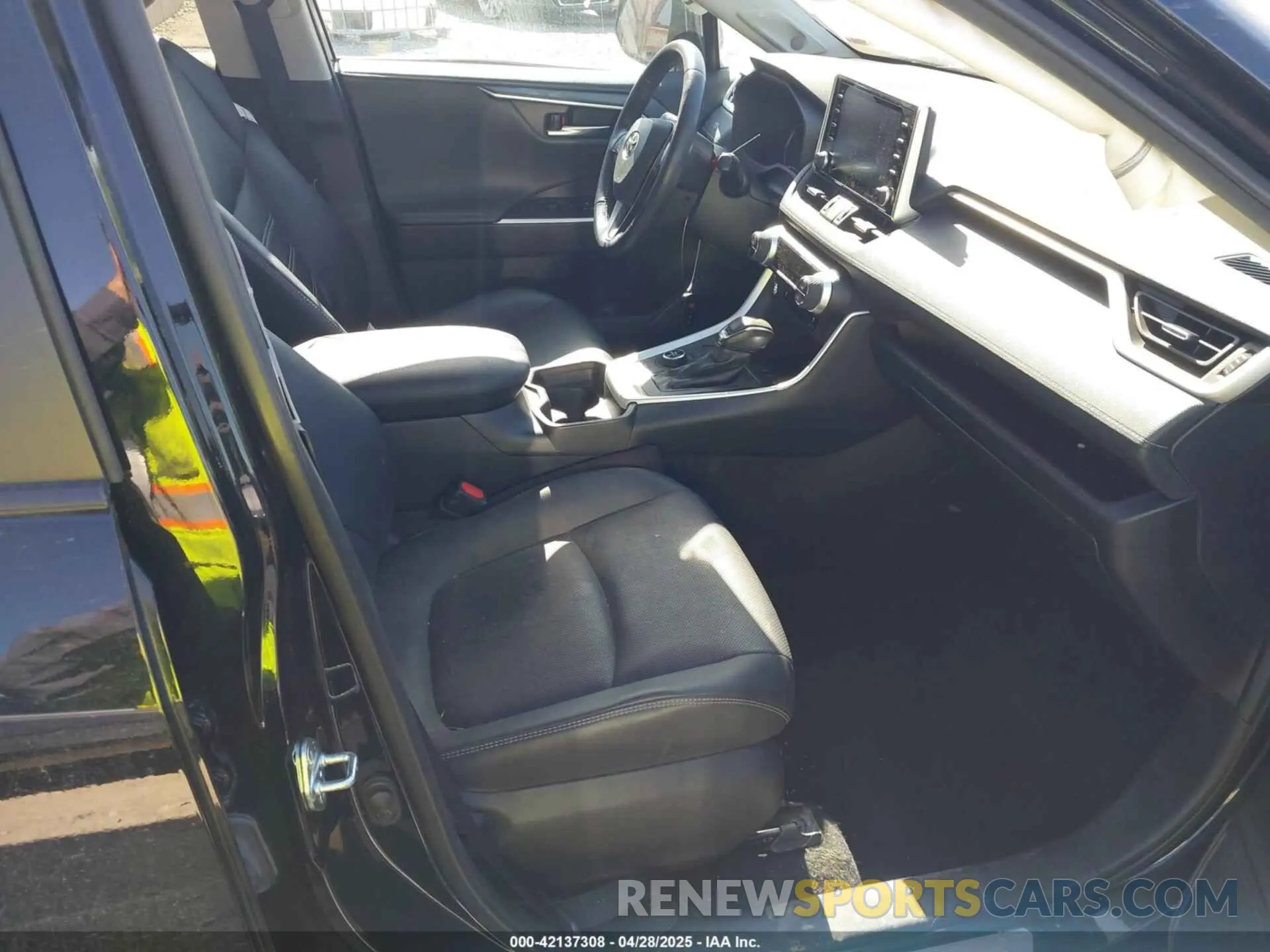 5 Фотография поврежденного автомобиля 2T3N1RFV2MC237098 TOYOTA RAV4 2021