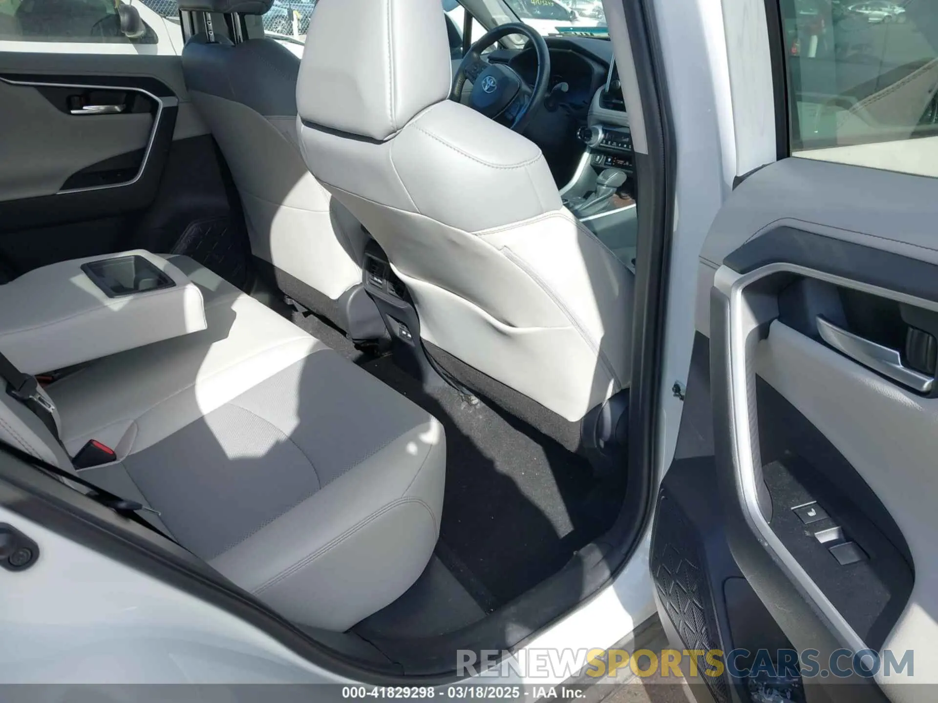 8 Фотография поврежденного автомобиля 2T3N1RFV4MW164430 TOYOTA RAV4 2021