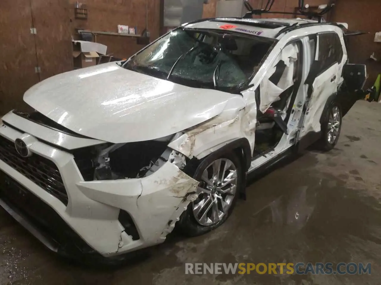 9 Photograph of a damaged car 2T3N1RFV4MW173869 TOYOTA RAV4 2021
