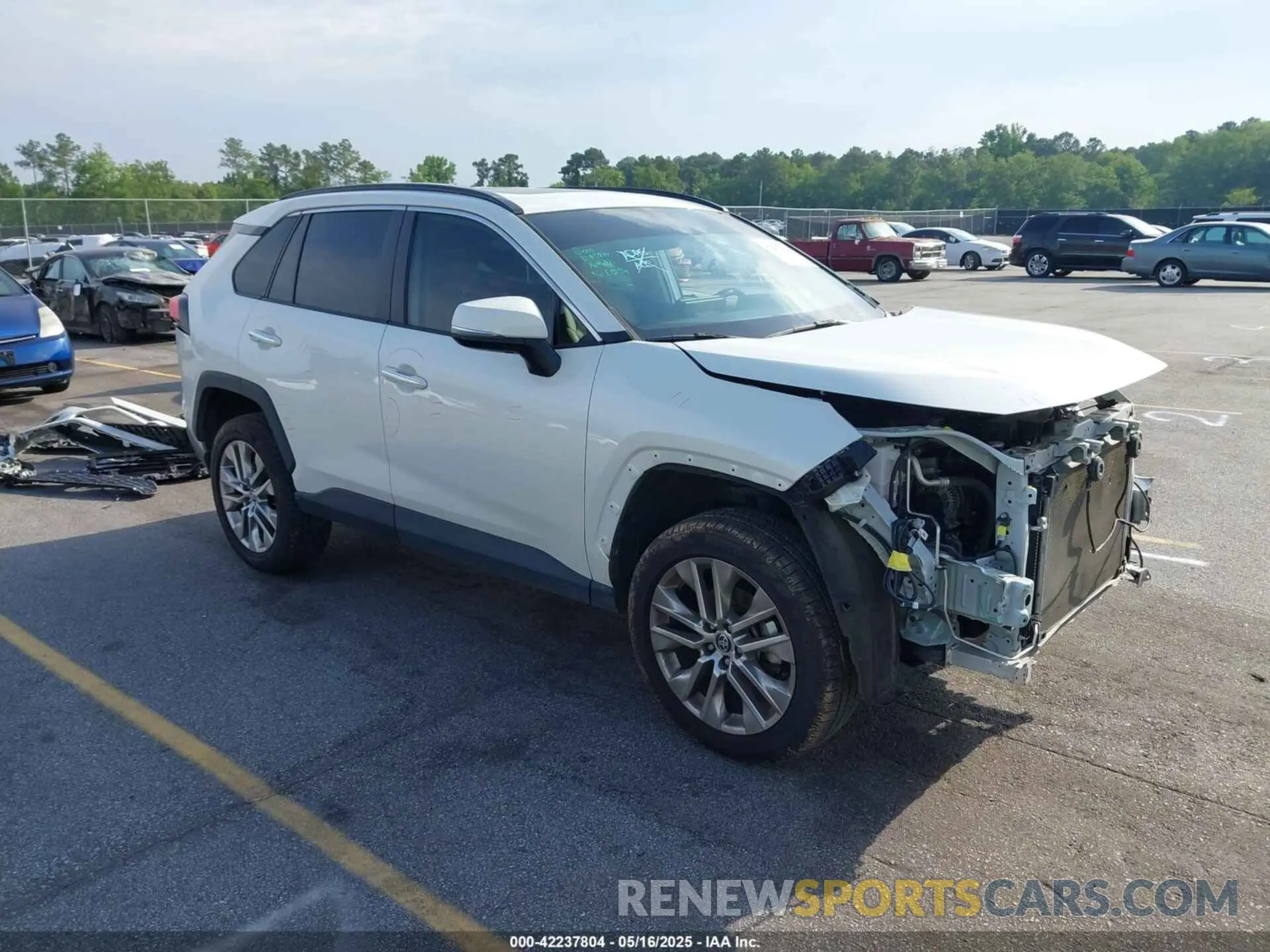 1 Photograph of a damaged car 2T3N1RFV4MW198447 TOYOTA RAV4 2021