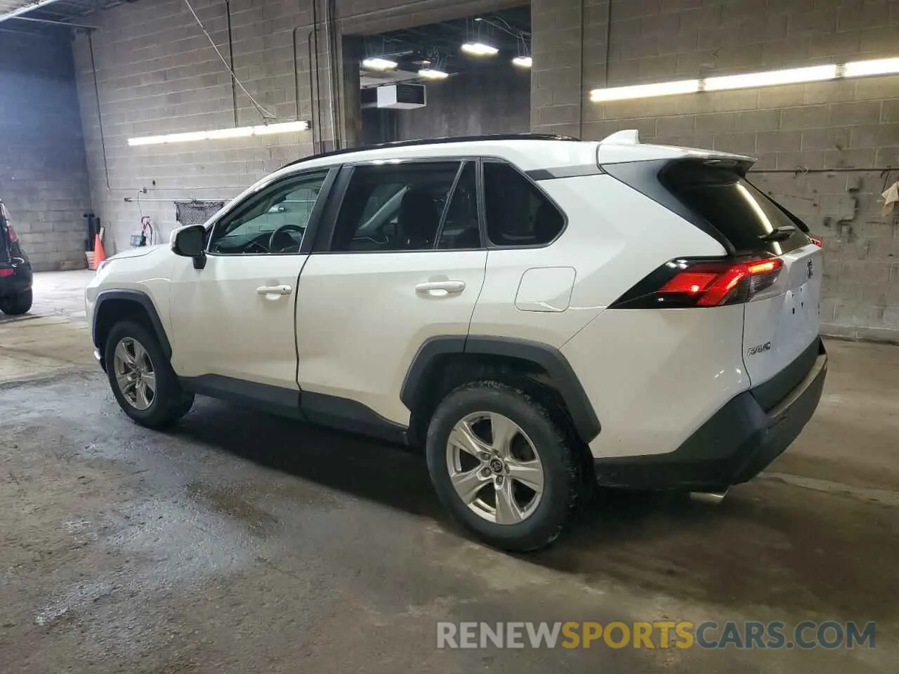 2 Photograph of a damaged car 2T3P1RFV0MC161048 TOYOTA RAV4 2021