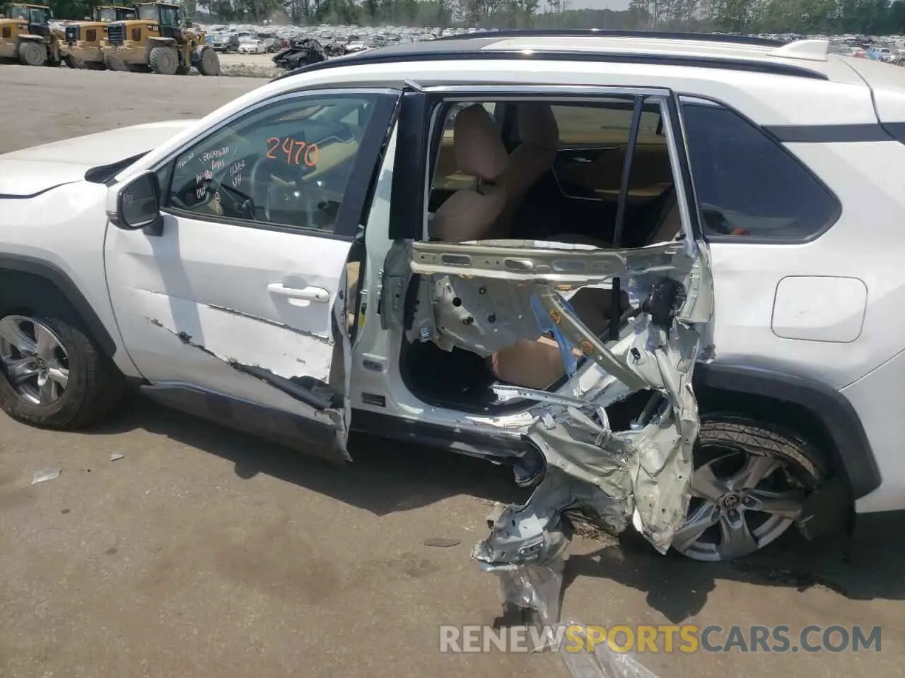 9 Photograph of a damaged car 2T3P1RFV0MC174592 TOYOTA RAV4 2021