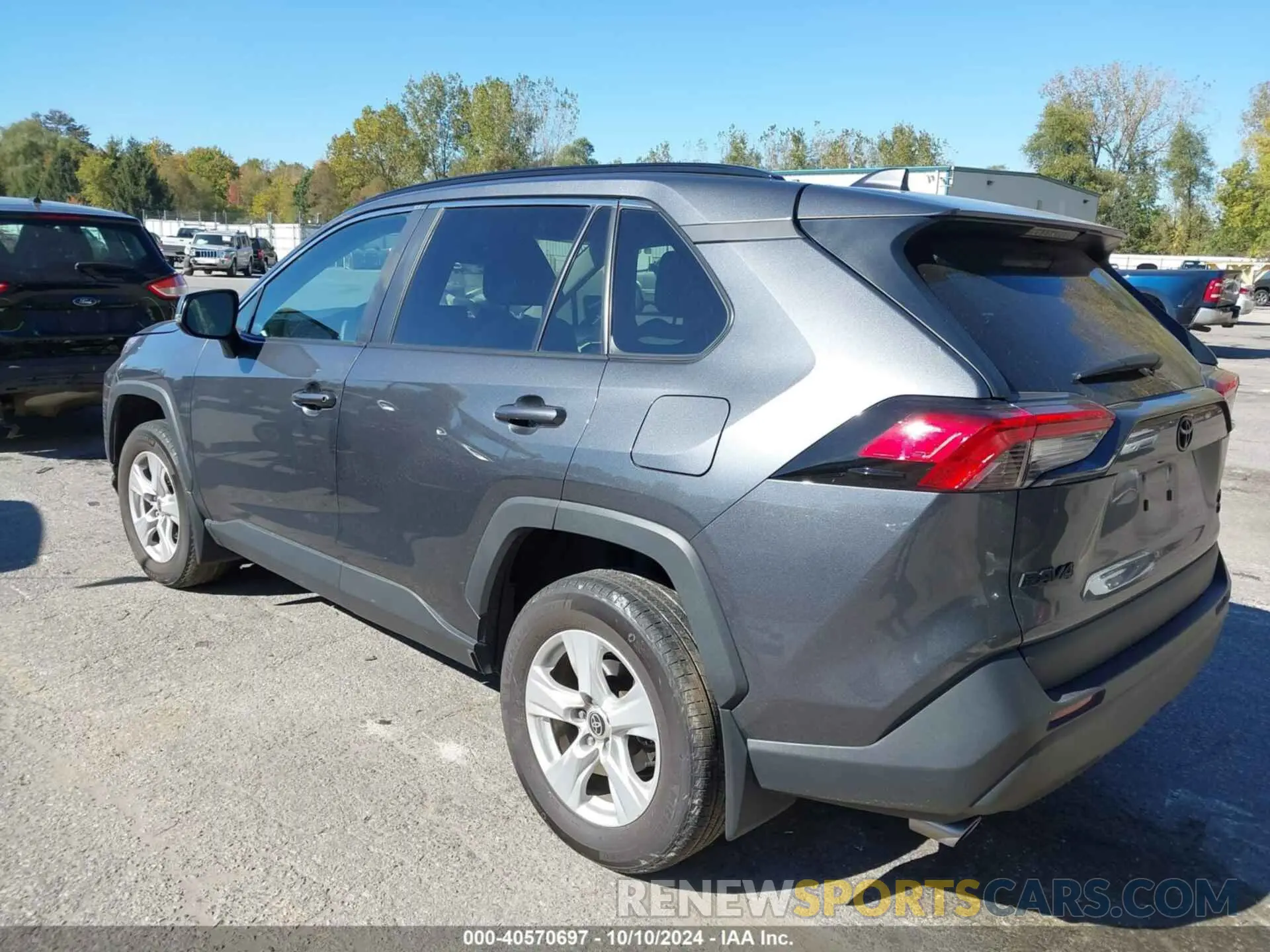 3 Photograph of a damaged car 2T3P1RFV0MC186399 TOYOTA RAV4 2021