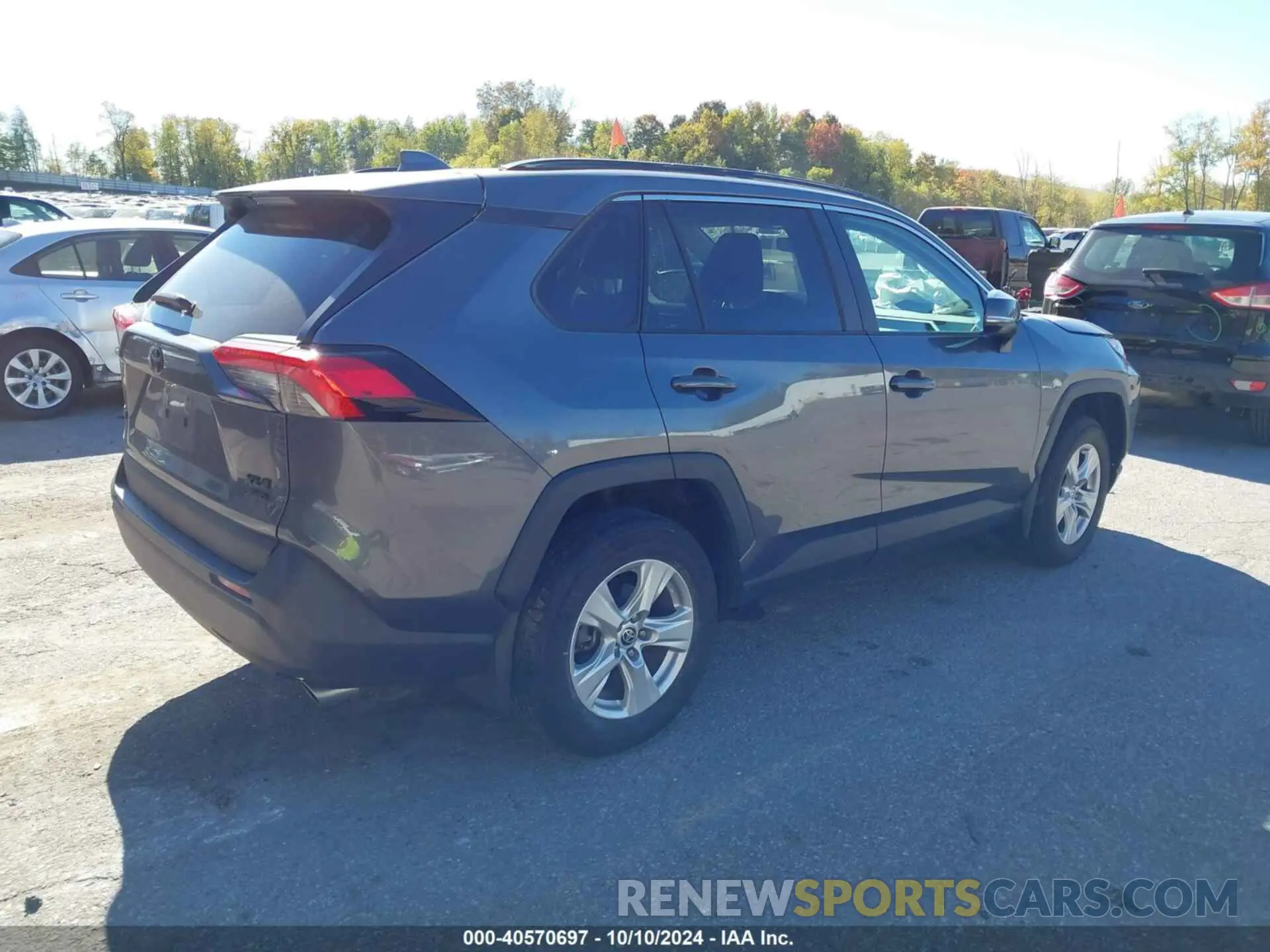 4 Photograph of a damaged car 2T3P1RFV0MC186399 TOYOTA RAV4 2021