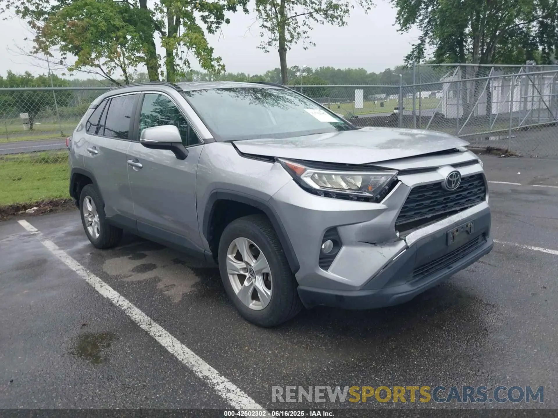 1 Photograph of a damaged car 2T3P1RFV0MC225671 TOYOTA RAV4 2021