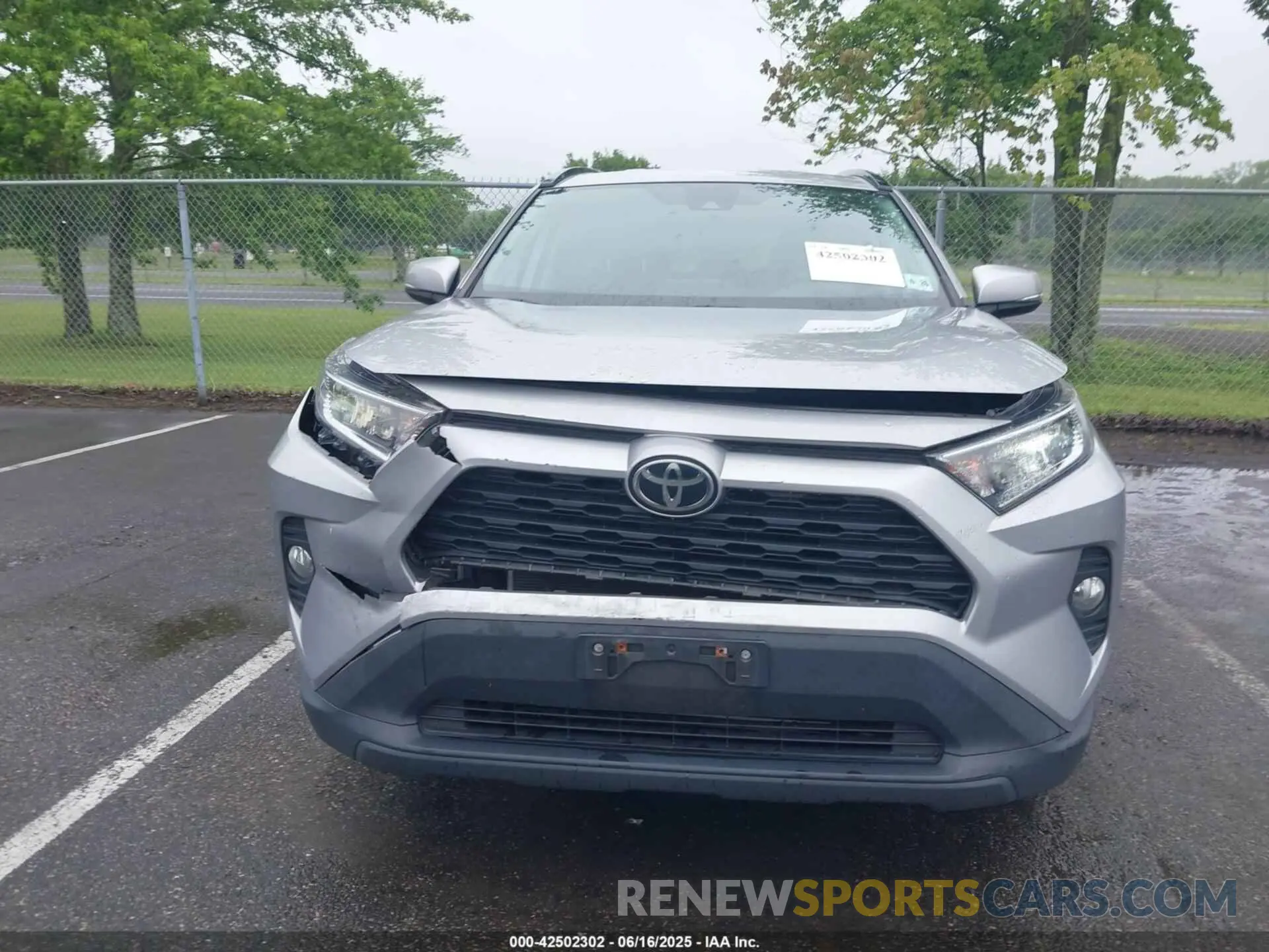 12 Photograph of a damaged car 2T3P1RFV0MC225671 TOYOTA RAV4 2021