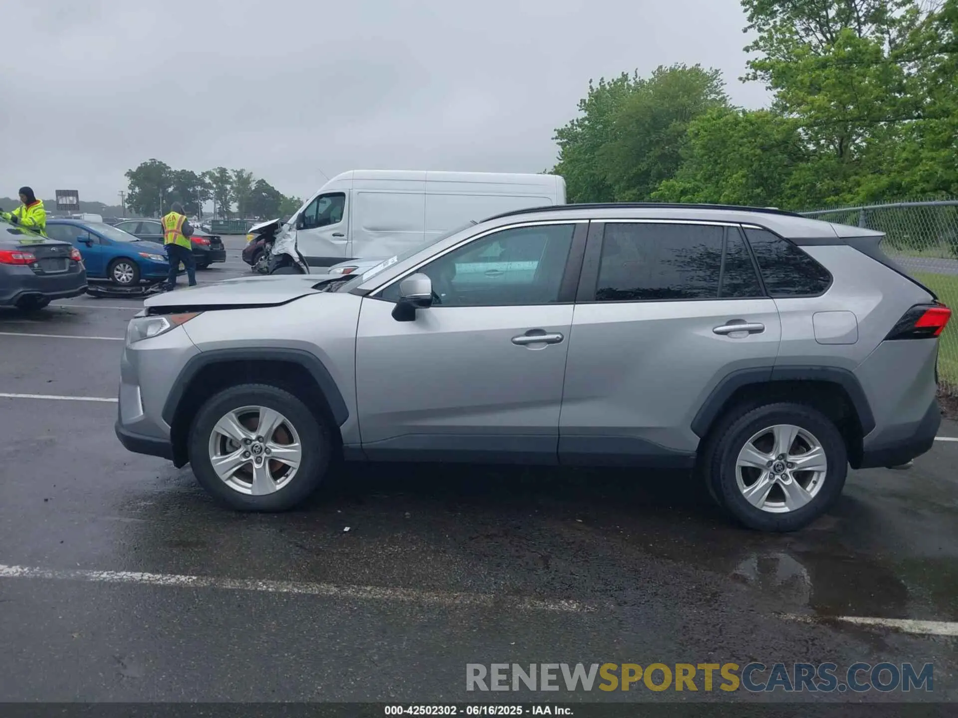 14 Photograph of a damaged car 2T3P1RFV0MC225671 TOYOTA RAV4 2021