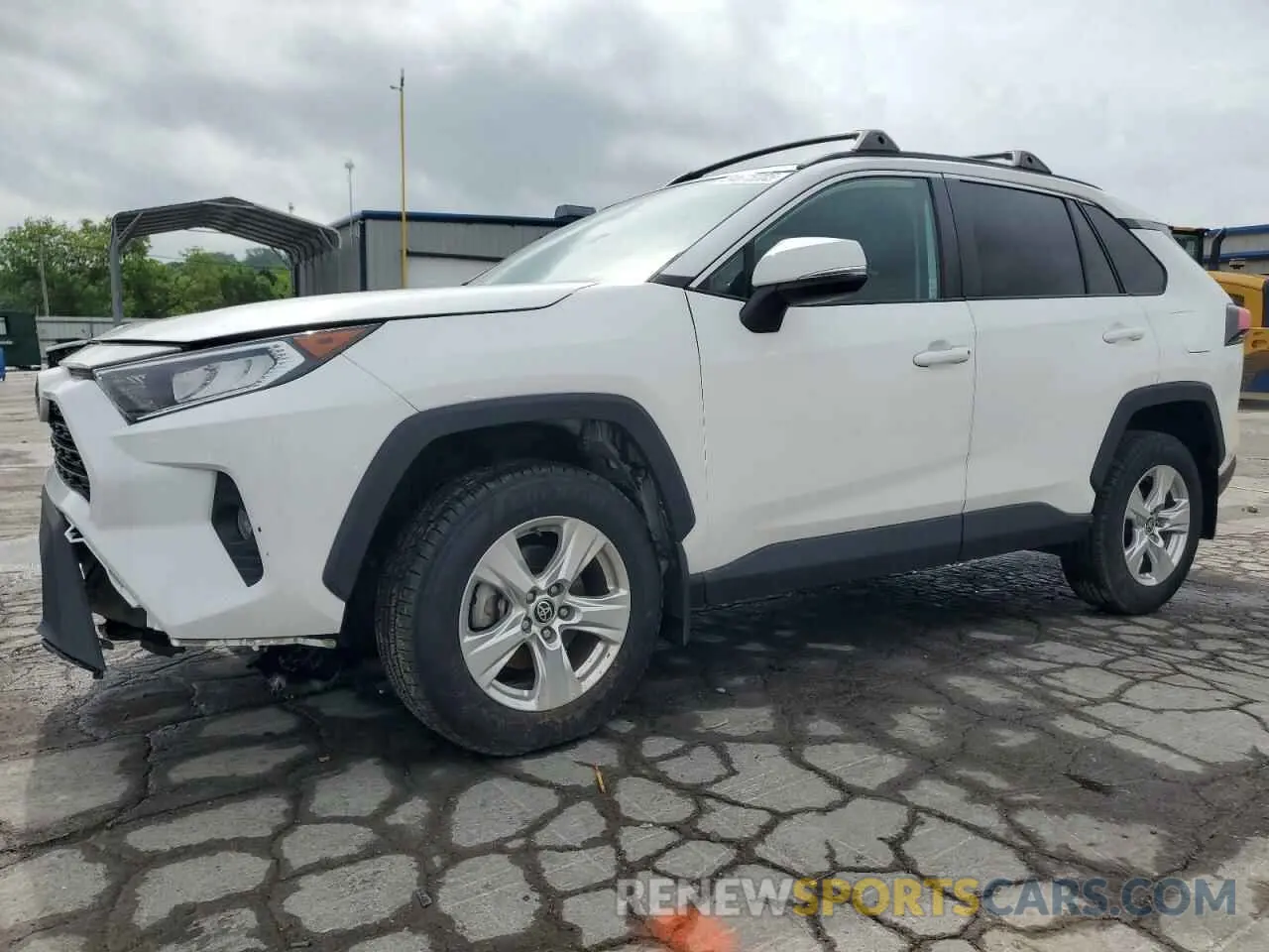 1 Photograph of a damaged car 2T3P1RFV0MW176339 TOYOTA RAV4 2021