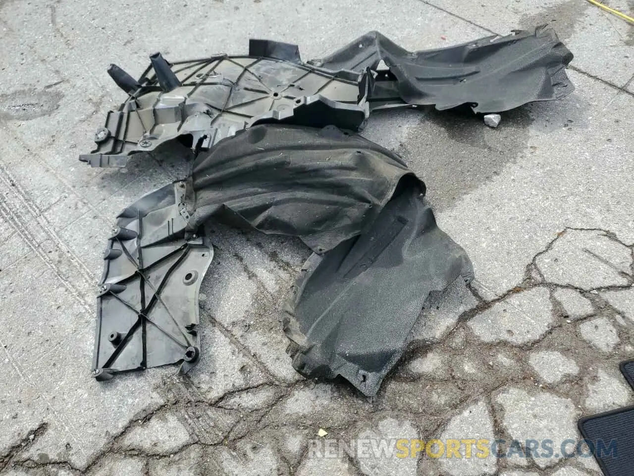 13 Photograph of a damaged car 2T3P1RFV0MW176339 TOYOTA RAV4 2021