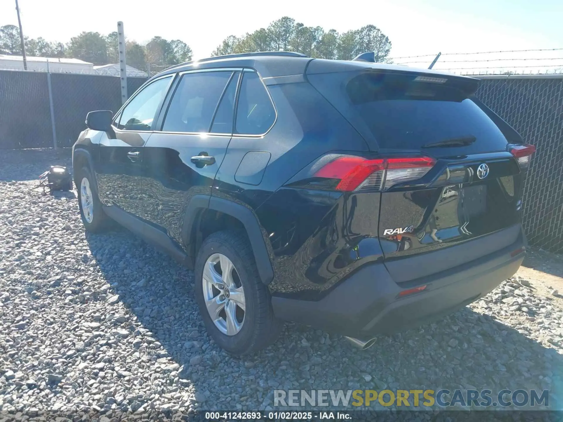 3 Фотография поврежденного автомобиля 2T3P1RFV0MW202423 TOYOTA RAV4 2021