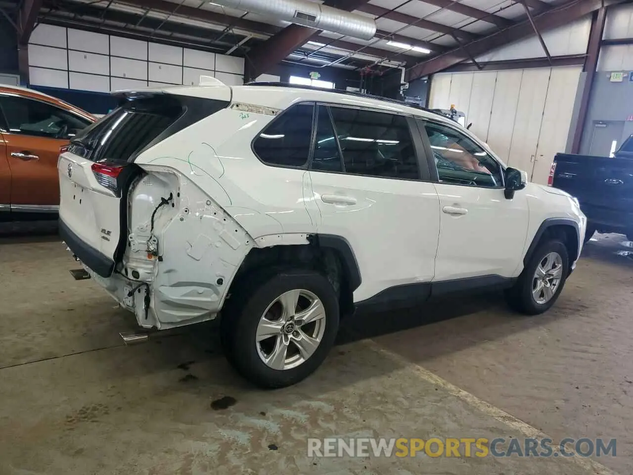 3 Фотография поврежденного автомобиля 2T3P1RFV1MC181308 TOYOTA RAV4 2021