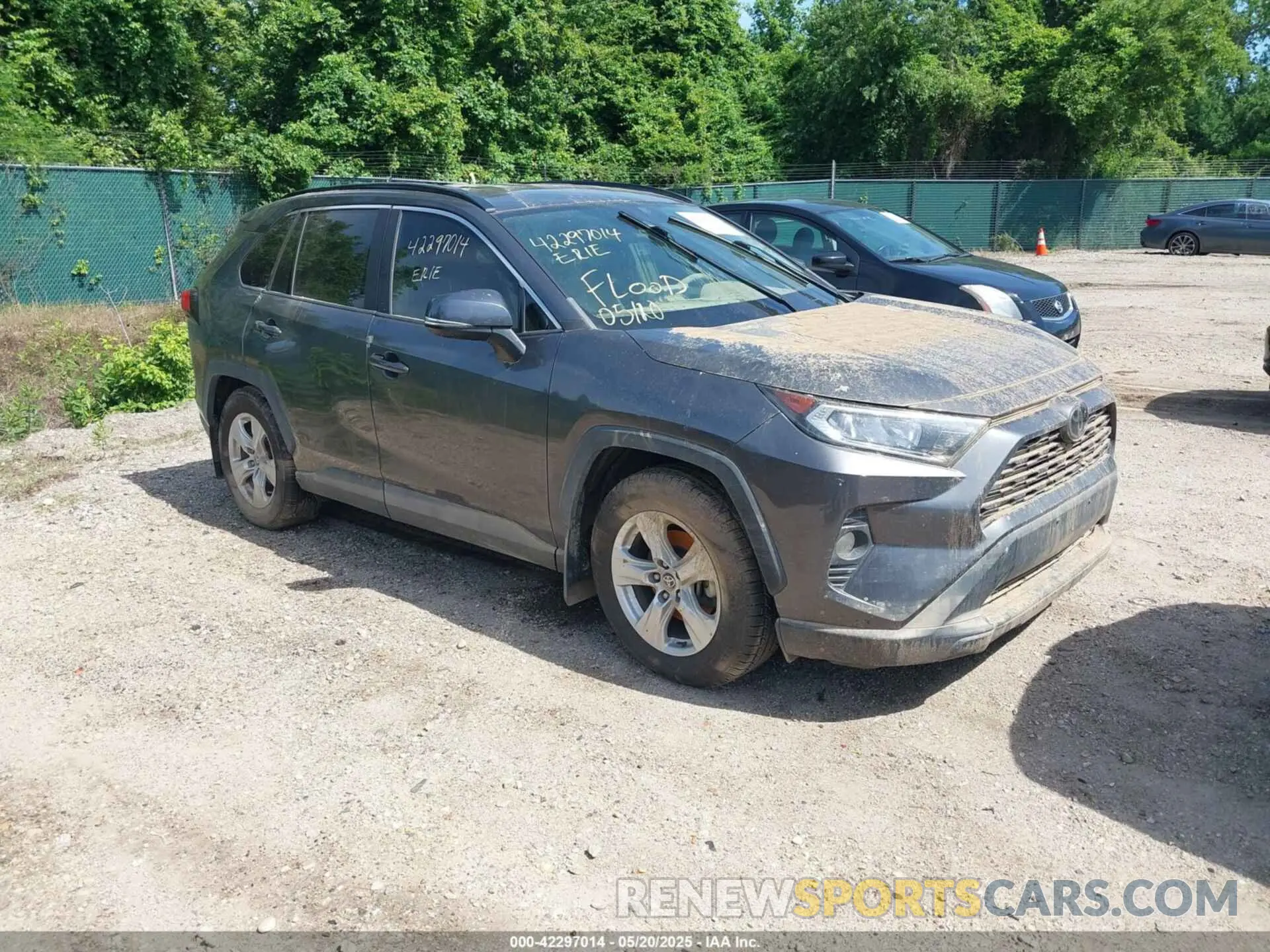 1 Photograph of a damaged car 2T3P1RFV1MC214257 TOYOTA RAV4 2021