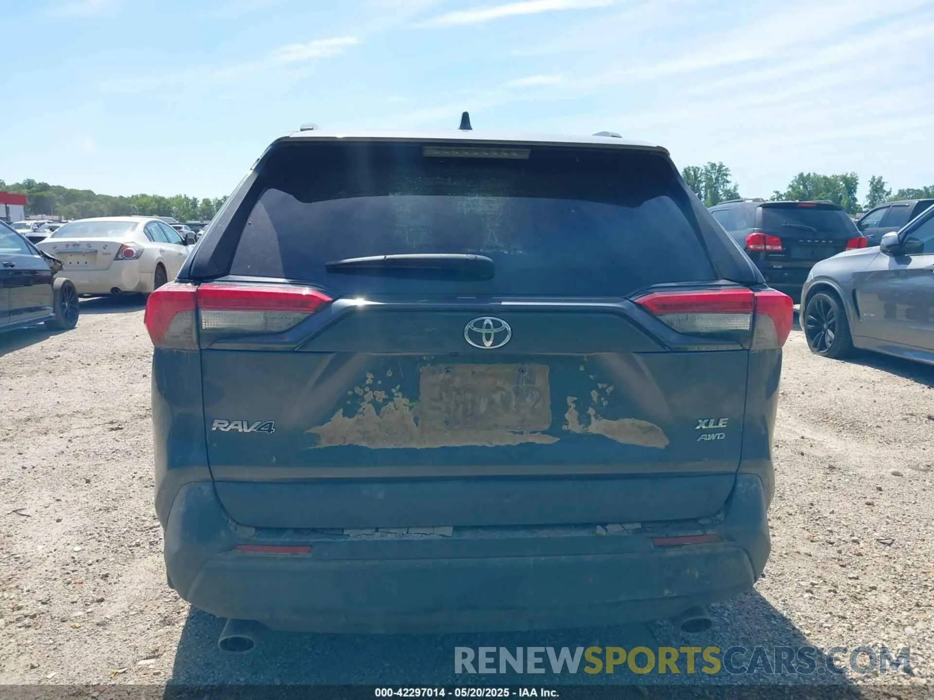 16 Photograph of a damaged car 2T3P1RFV1MC214257 TOYOTA RAV4 2021