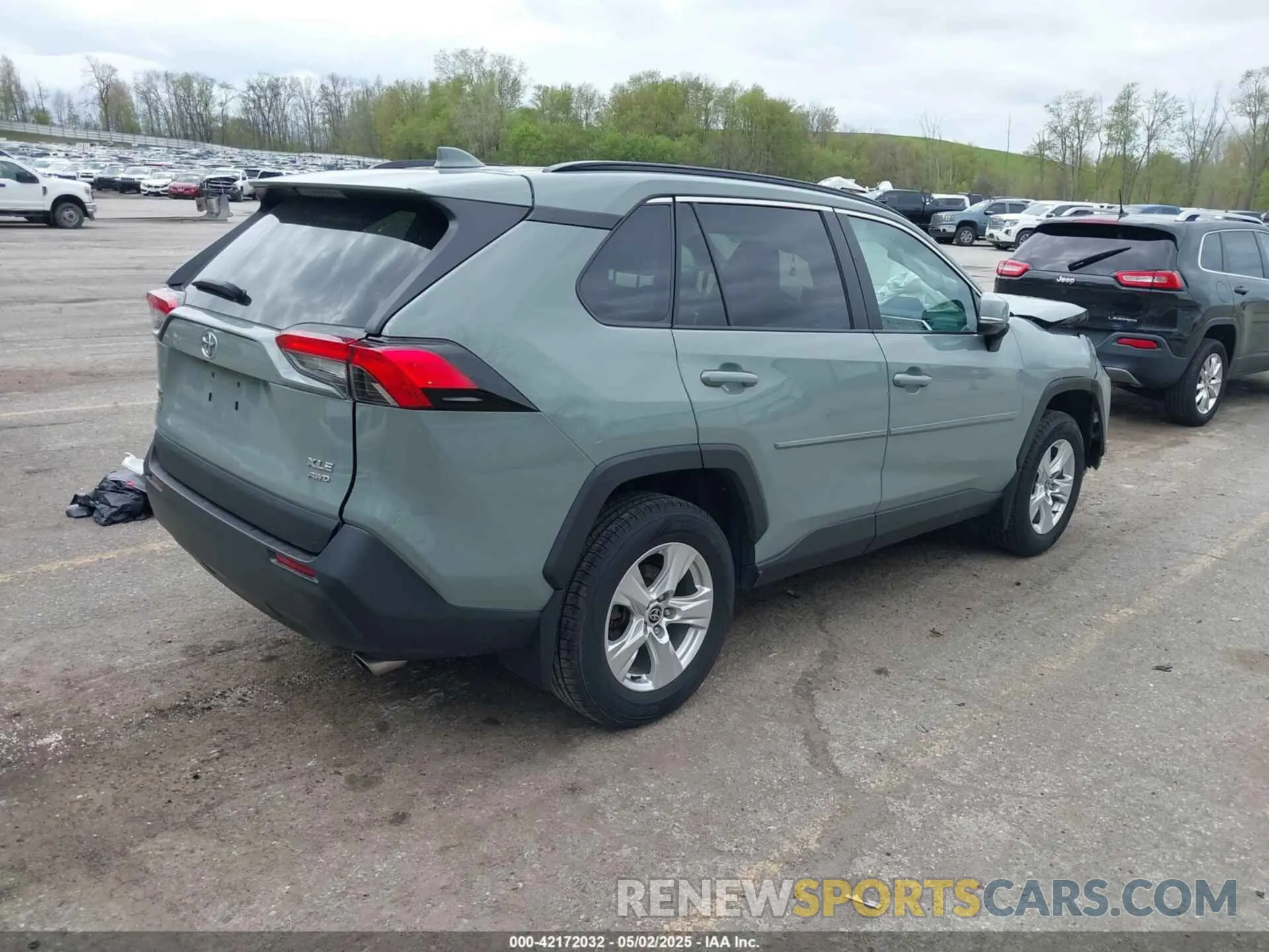 4 Photograph of a damaged car 2T3P1RFV1MW216783 TOYOTA RAV4 2021