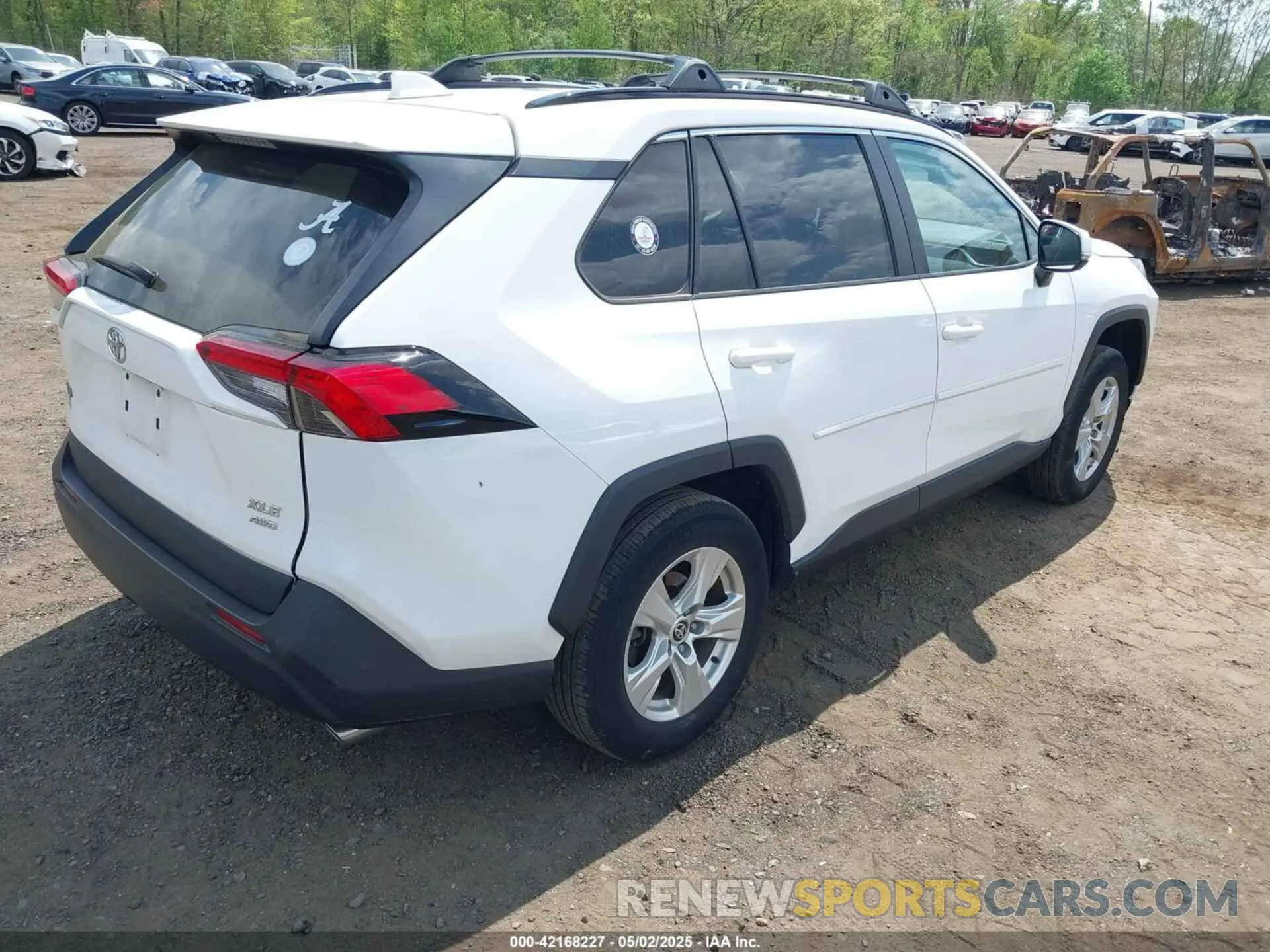 4 Photograph of a damaged car 2T3P1RFV1MW243109 TOYOTA RAV4 2021