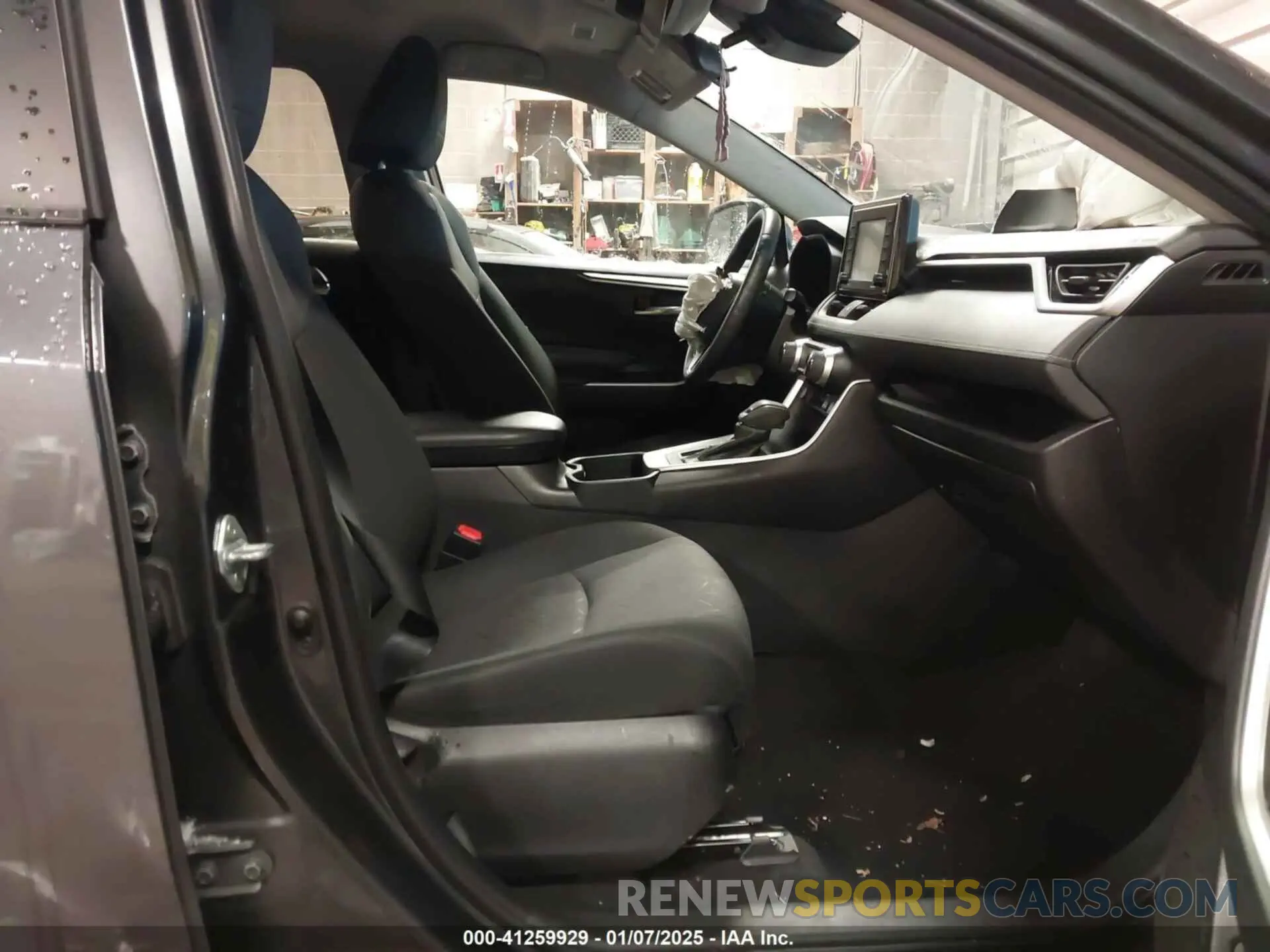 5 Photograph of a damaged car 2T3P1RFV2MC164579 TOYOTA RAV4 2021