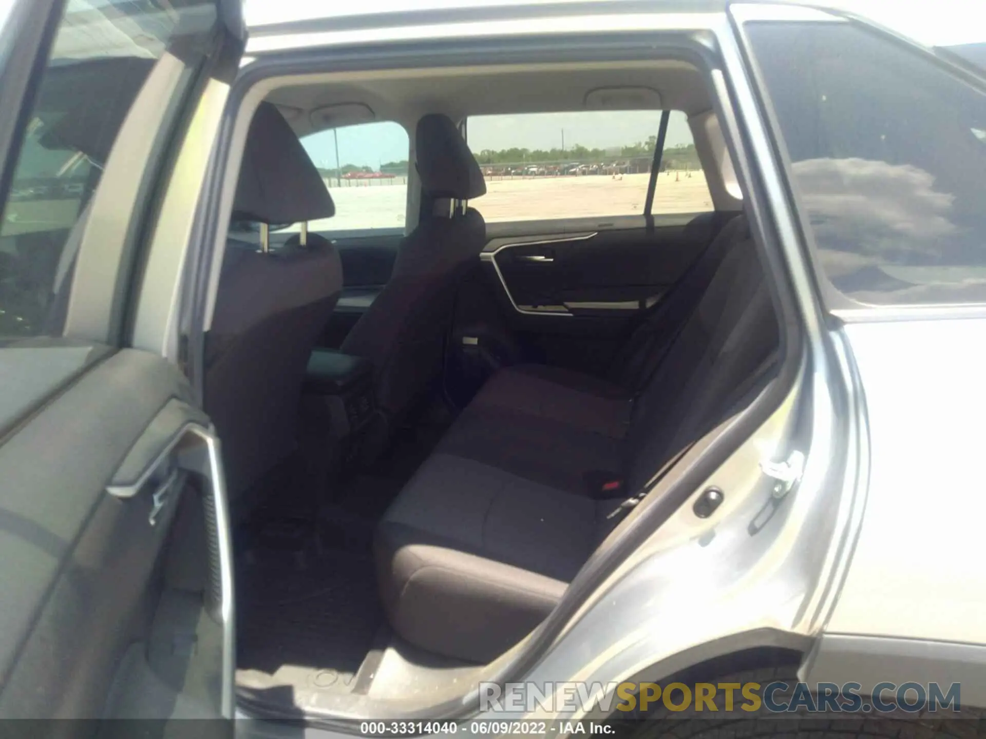 8 Photograph of a damaged car 2T3P1RFV2MC178966 TOYOTA RAV4 2021