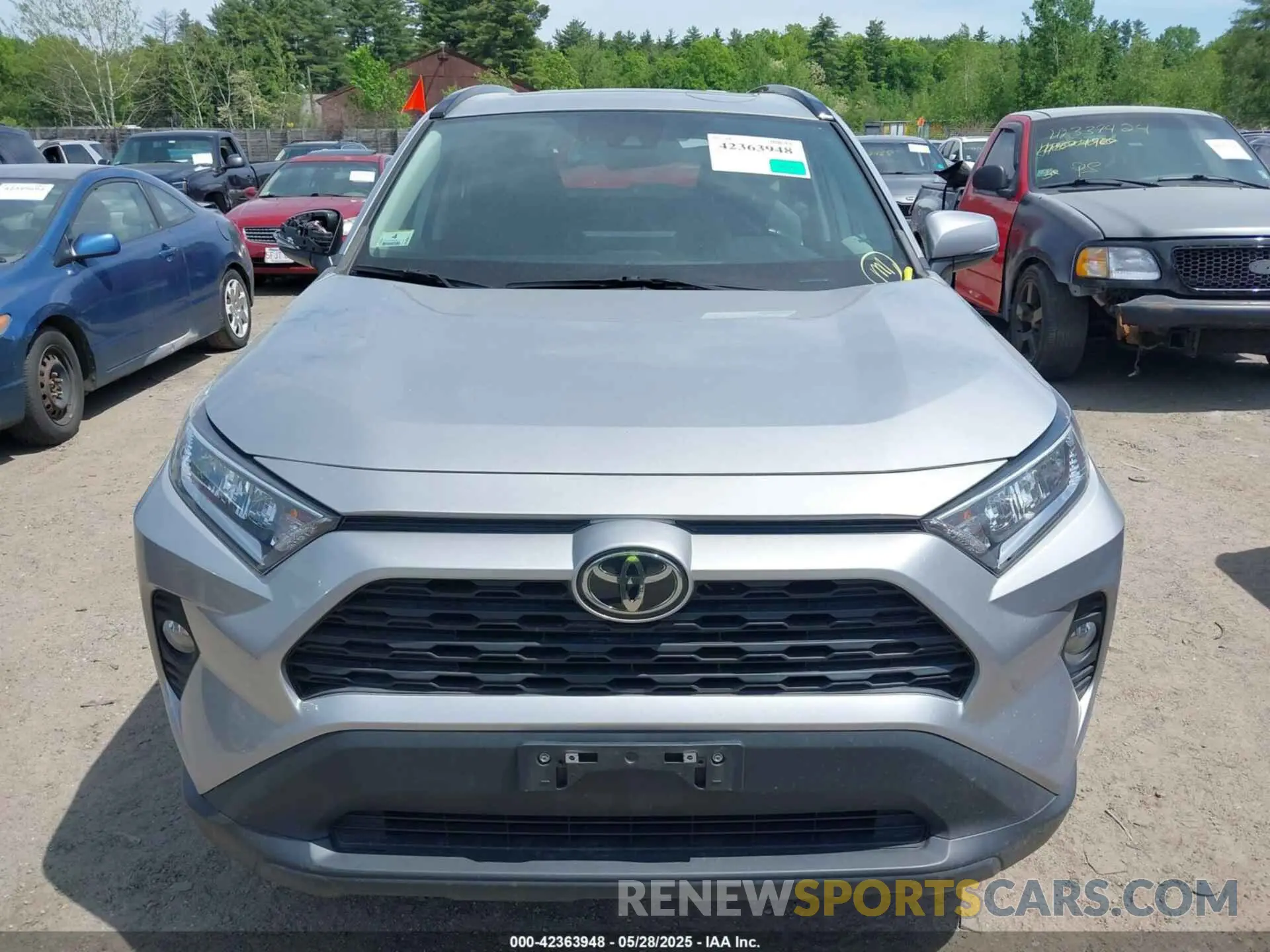 11 Photograph of a damaged car 2T3P1RFV2MC192771 TOYOTA RAV4 2021