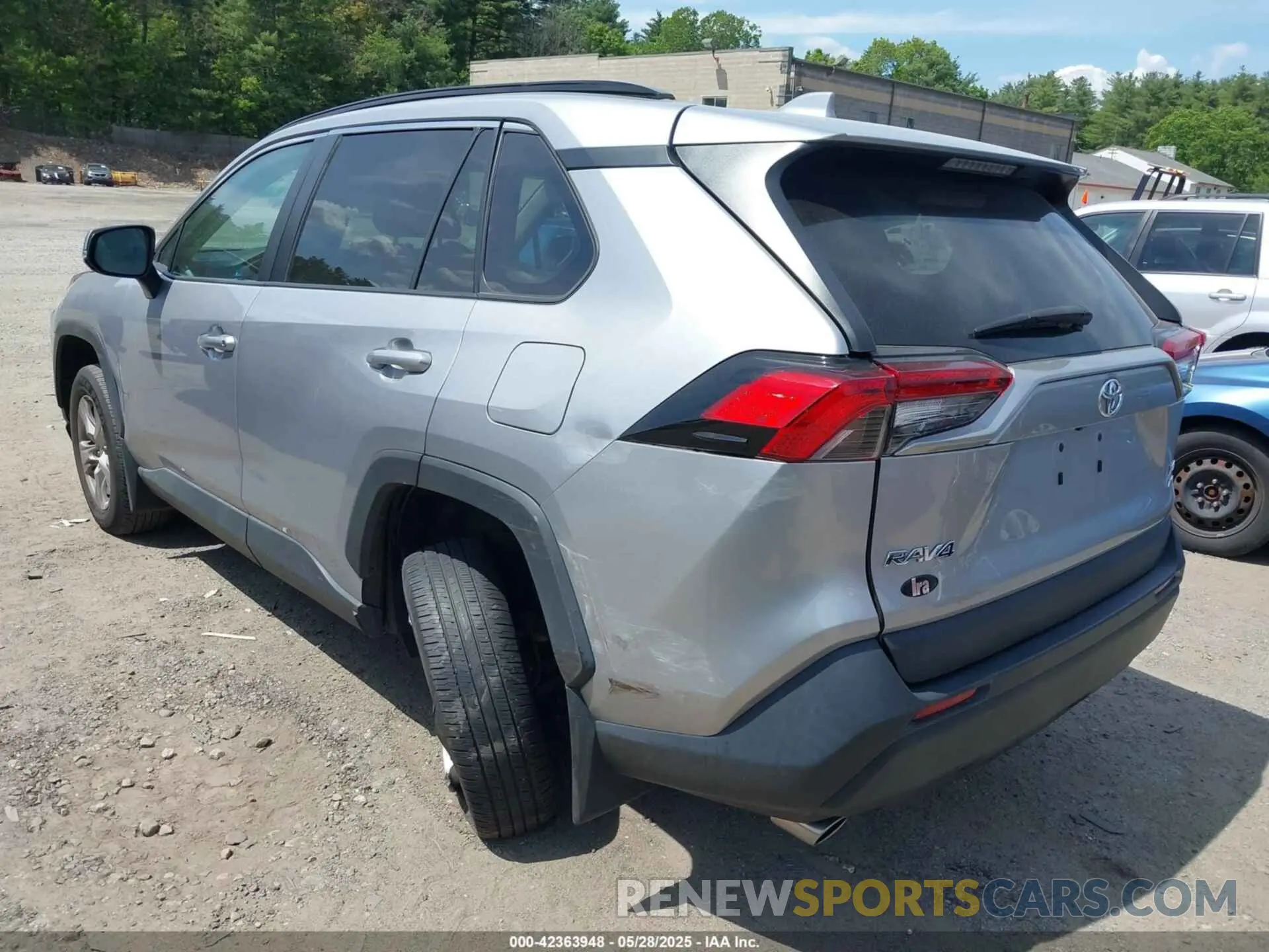 3 Photograph of a damaged car 2T3P1RFV2MC192771 TOYOTA RAV4 2021