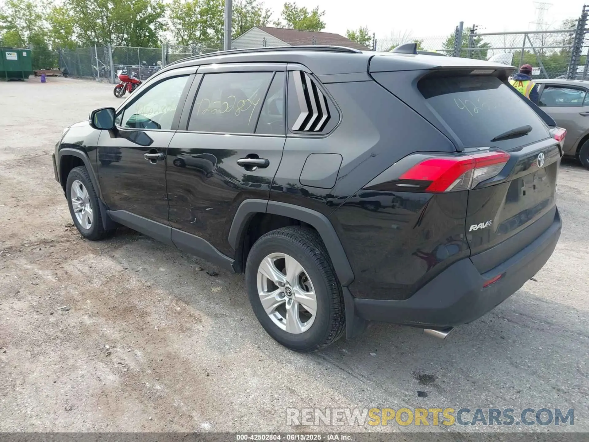 3 Photograph of a damaged car 2T3P1RFV2MC239538 TOYOTA RAV4 2021