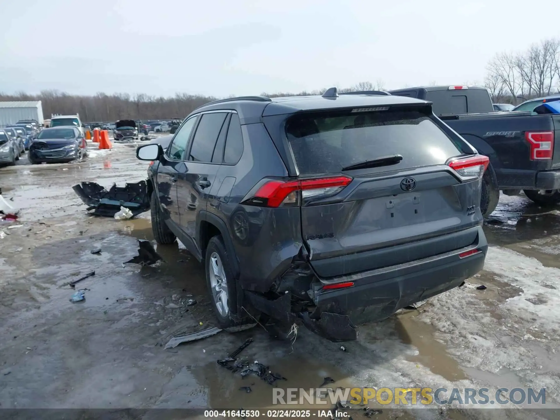 3 Фотография поврежденного автомобиля 2T3P1RFV2MC246635 TOYOTA RAV4 2021