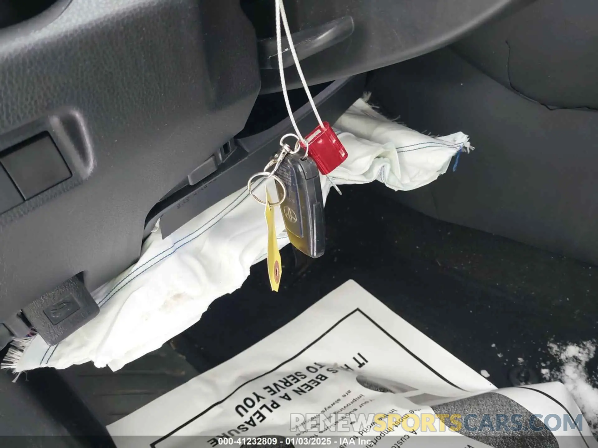 11 Photograph of a damaged car 2T3P1RFV2MW161602 TOYOTA RAV4 2021