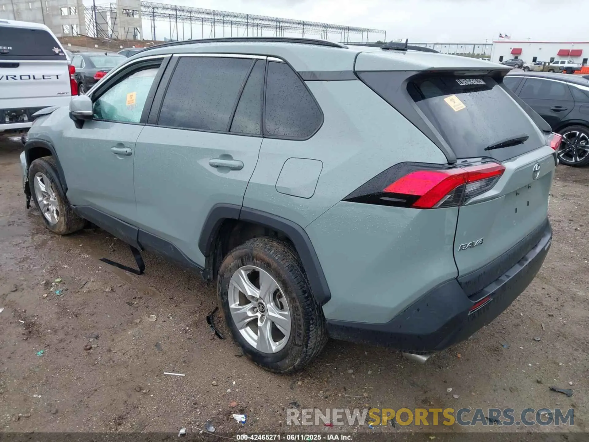 3 Photograph of a damaged car 2T3P1RFV2MW186466 TOYOTA RAV4 2021