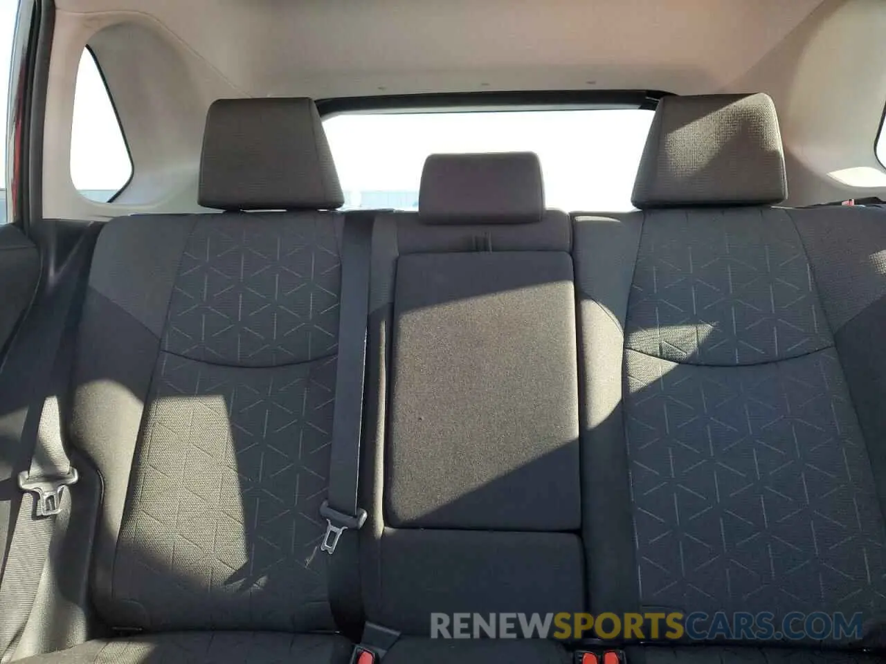10 Фотография поврежденного автомобиля 2T3P1RFV2MW224116 TOYOTA RAV4 2021