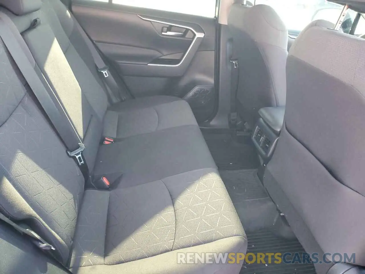 11 Фотография поврежденного автомобиля 2T3P1RFV2MW224116 TOYOTA RAV4 2021